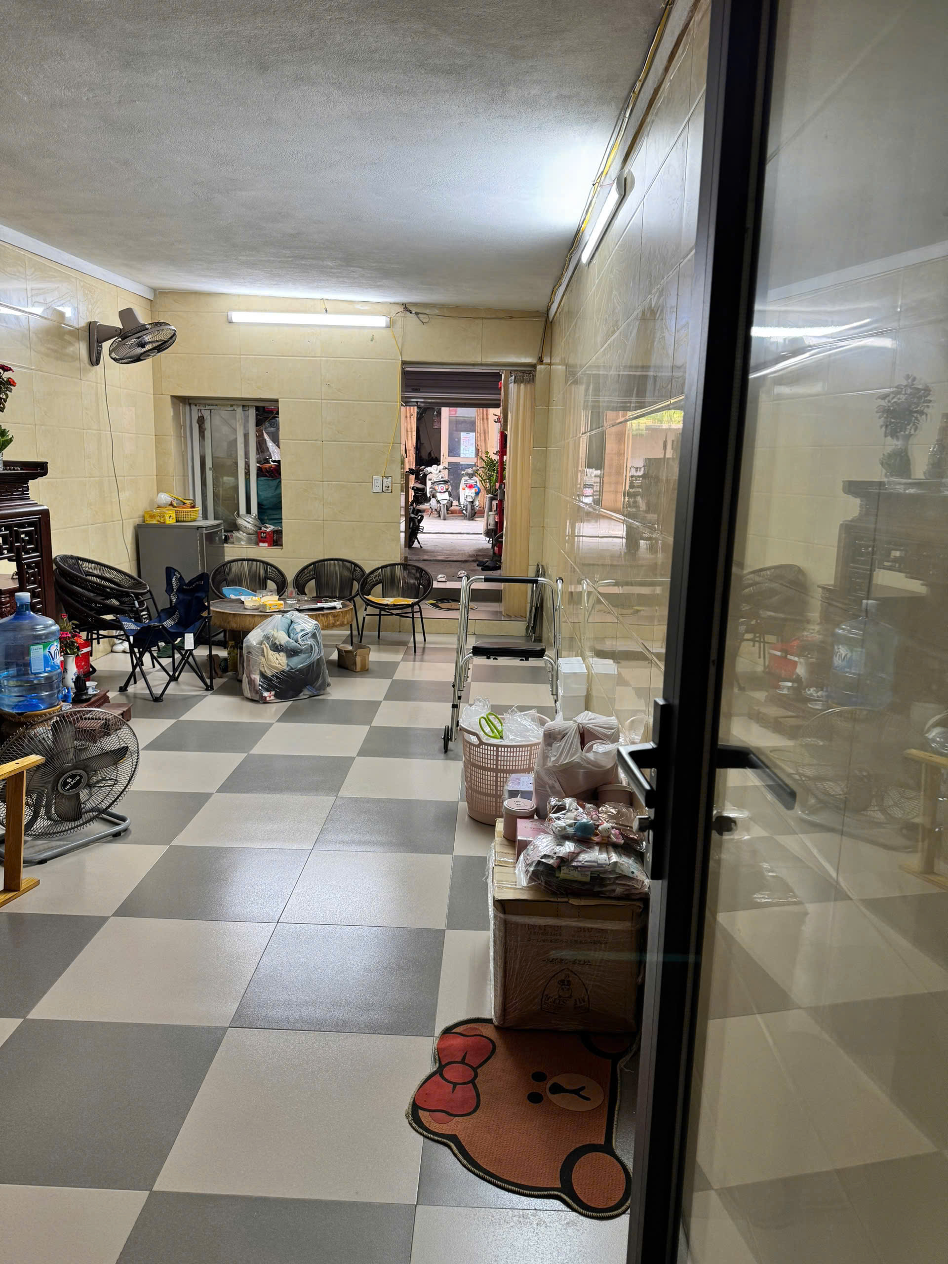 BÁN NHÀ TẬP THỂ VĂN CHƯƠNG – TẦNG 1 – KINH DOANH ĐỈNH – Ô TÔ ĐỖ CỬA