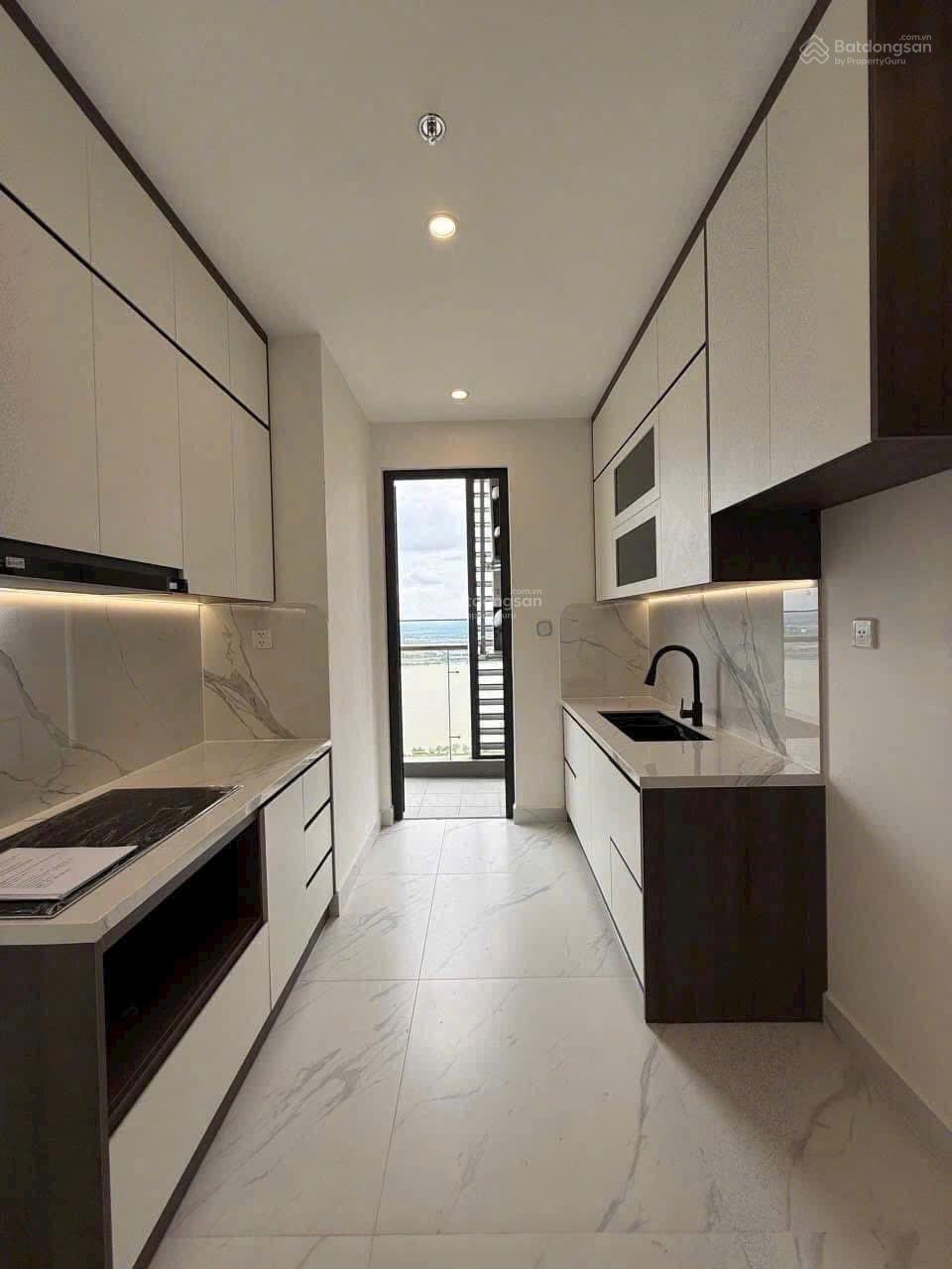 CHO THUÊ CĂN HỘ 3PN – VIEW SÔNG THOÁNG MÁT – VINHOMES GRAND PARK Q9