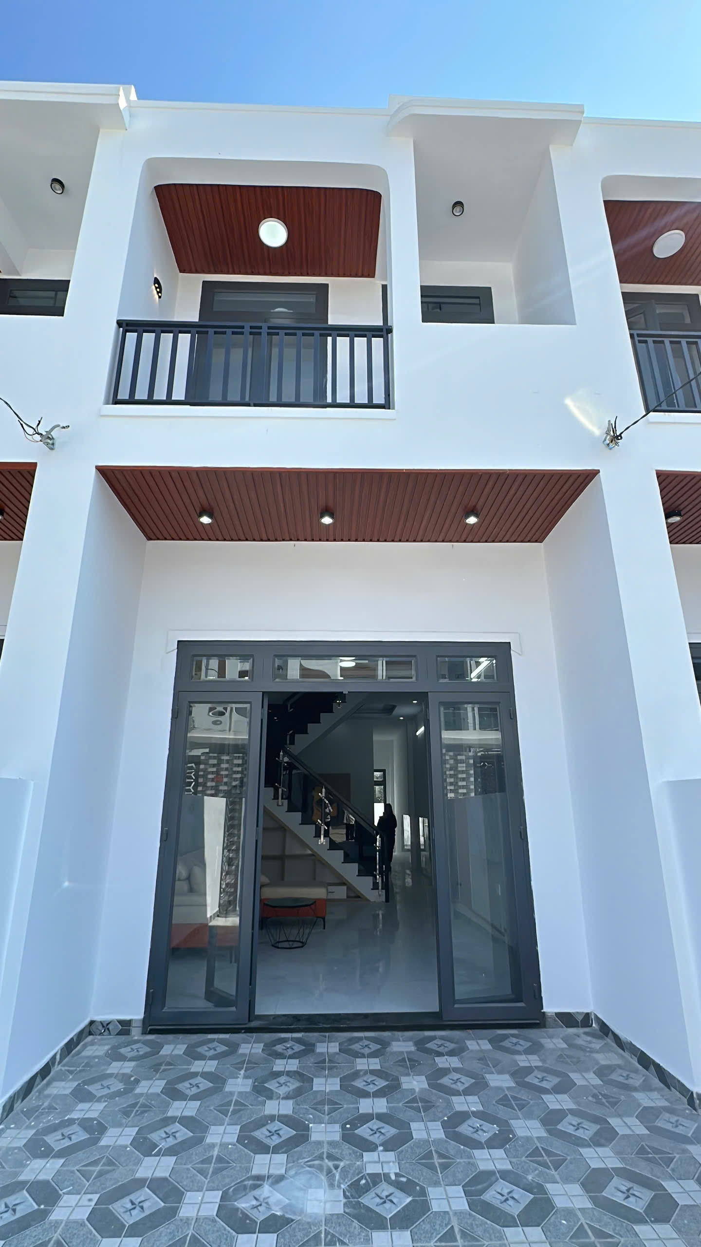 NHÀ ĐẸP 1 TRỆT 1 LẦU GẦN CÂY XĂNG THẠNH PHÚ – SỔ RIÊNG 100% THỔ CƯ