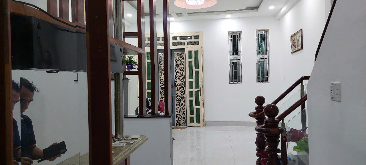 Cho thuê nhà nguyên căn – Hẻm 141 Tám Danh, P.4, Q.8 – Nhà mới, tiện nghi, giá hợp lý