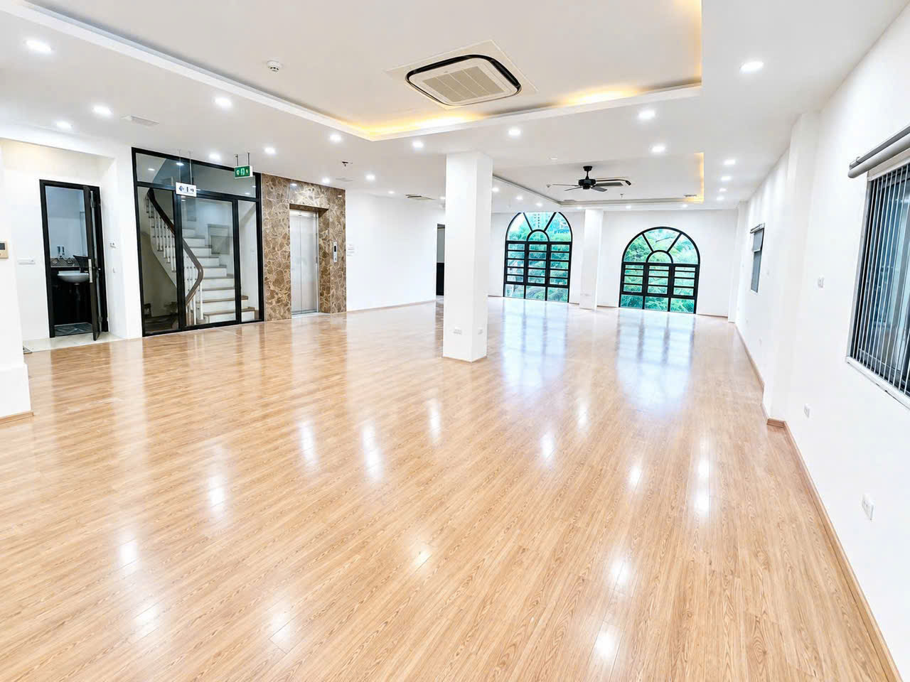 https://batdongsanviet.info.vn/uploads/images/upload/02-10-26/1790908804427_9081825524660048402_9081825524660048402_c0fe5636cf5648ae8faffee88703a7eb.jpg
