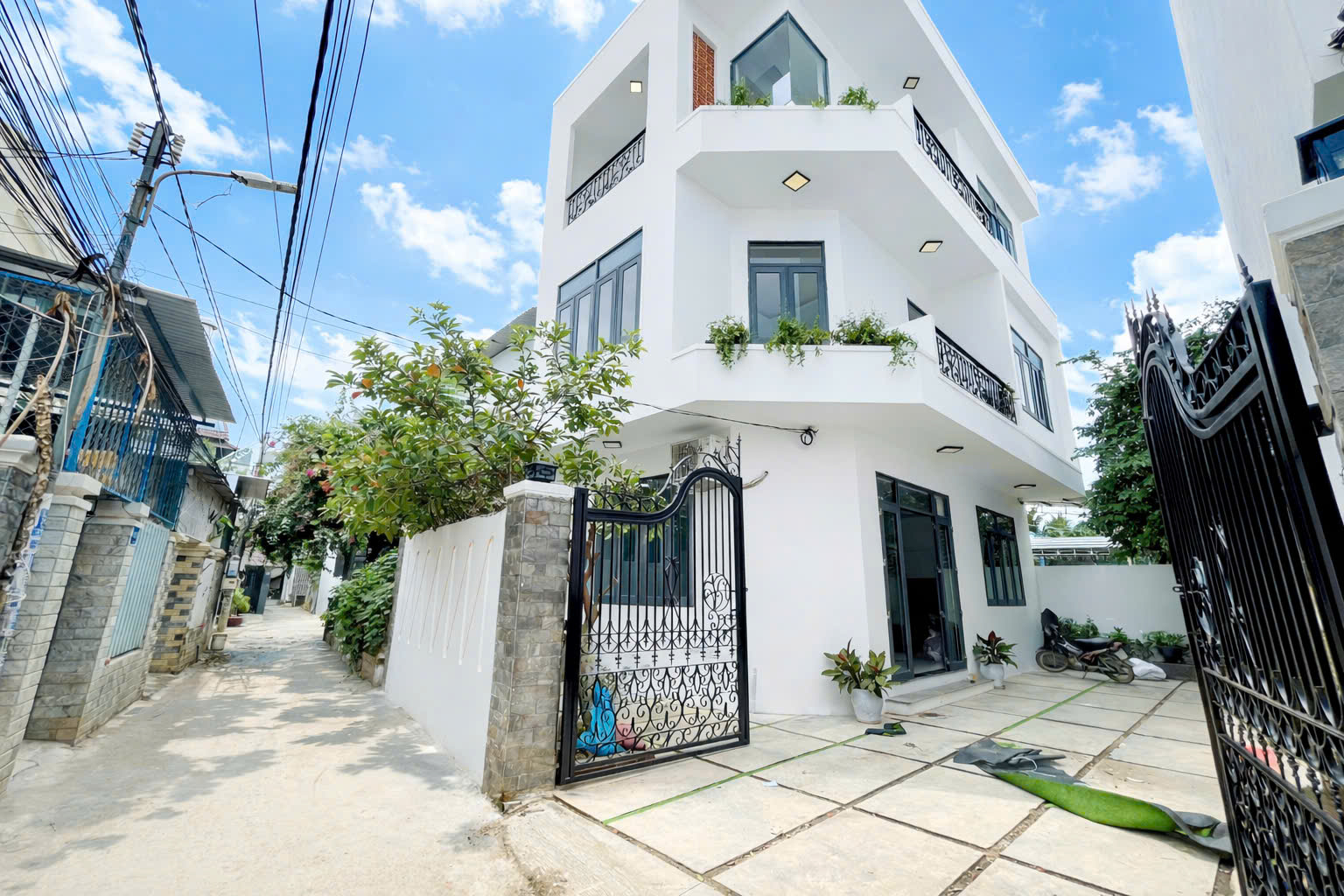 ►  BÁN NHÀ 3 TẦNG KIÊN CỐ GẦN KĐT VĨNH ĐIỀM TRUNG – SỔ HOÀN CÔNG- CÁCH BIỂN 4 km