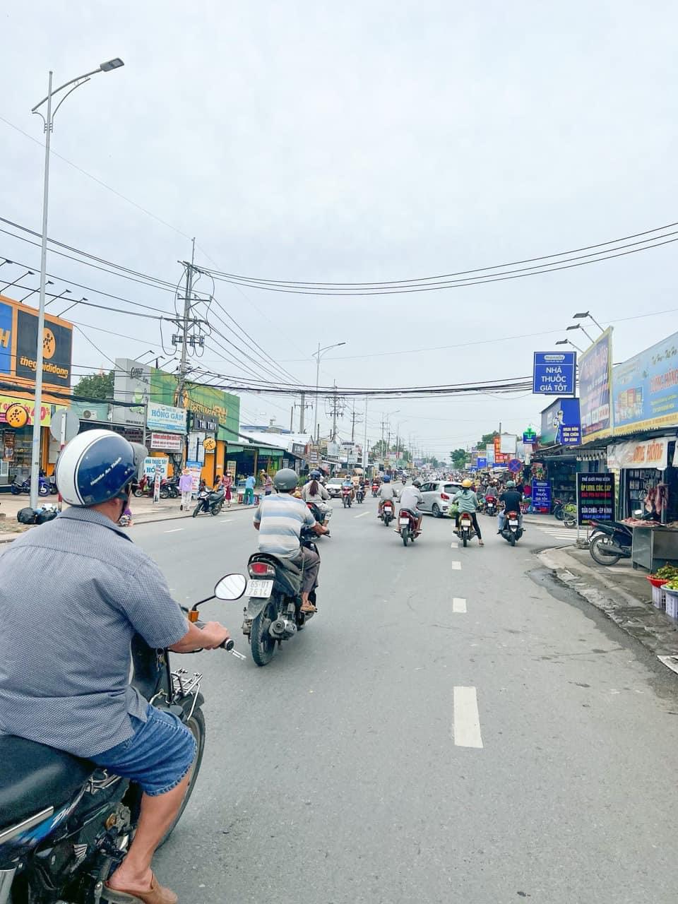 Bán nhà mặt tiền lớn đường Trần Nam Phú con đường lưu thông giữa Nguyễn Văn Cừ vs phố ẩm thực Búng Xáng hẻm 51