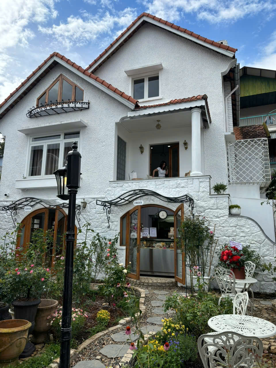 ►  BÁN VILLA PHONG CÁCH PHÁP CỔ ĐIỂN – TRUNG TÂM ĐÀ LẠT – DÒNG TIỀN 30 TRIỆU/THÁNG