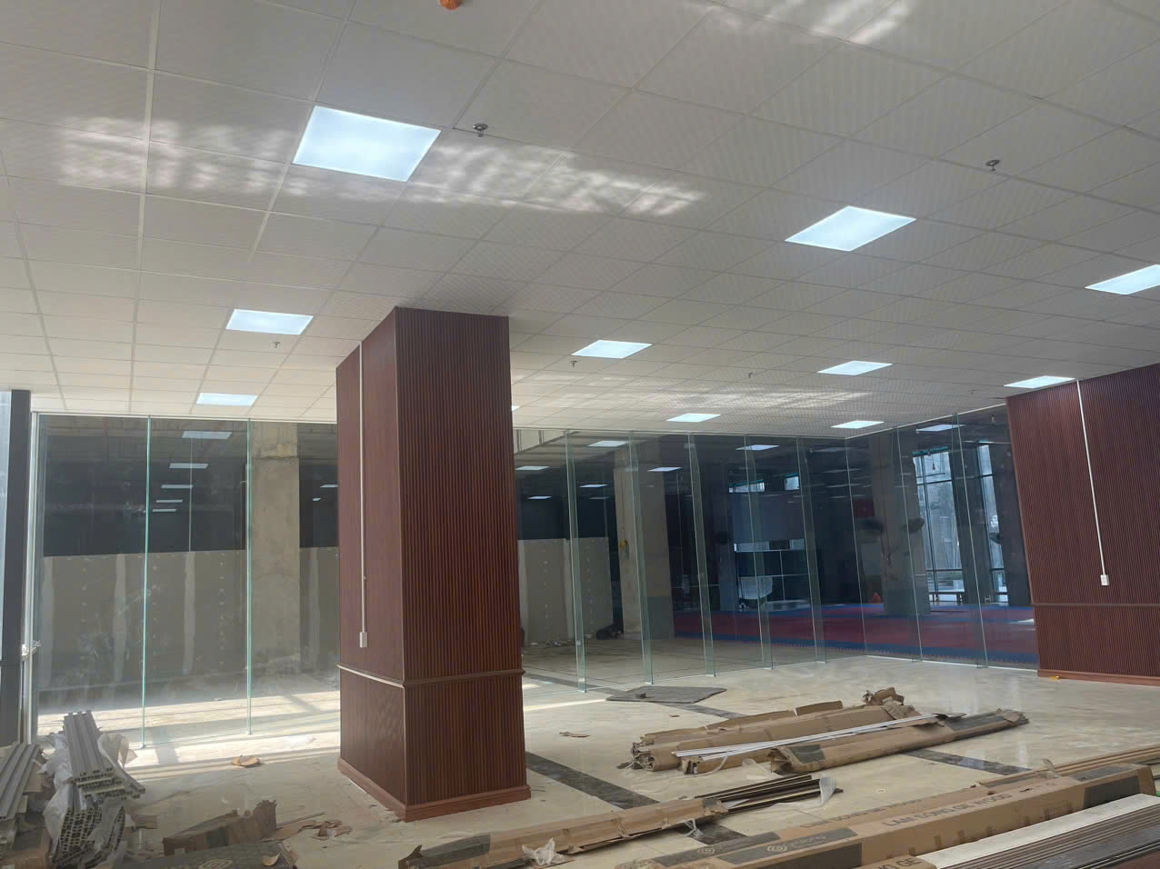 Cho thuê sàn thương mại mặt đường tố hữu vị trí vàng kinh doanh Cho thuê sàn thương mại mặt đường tố hữu vị trí vàng kinh doanh