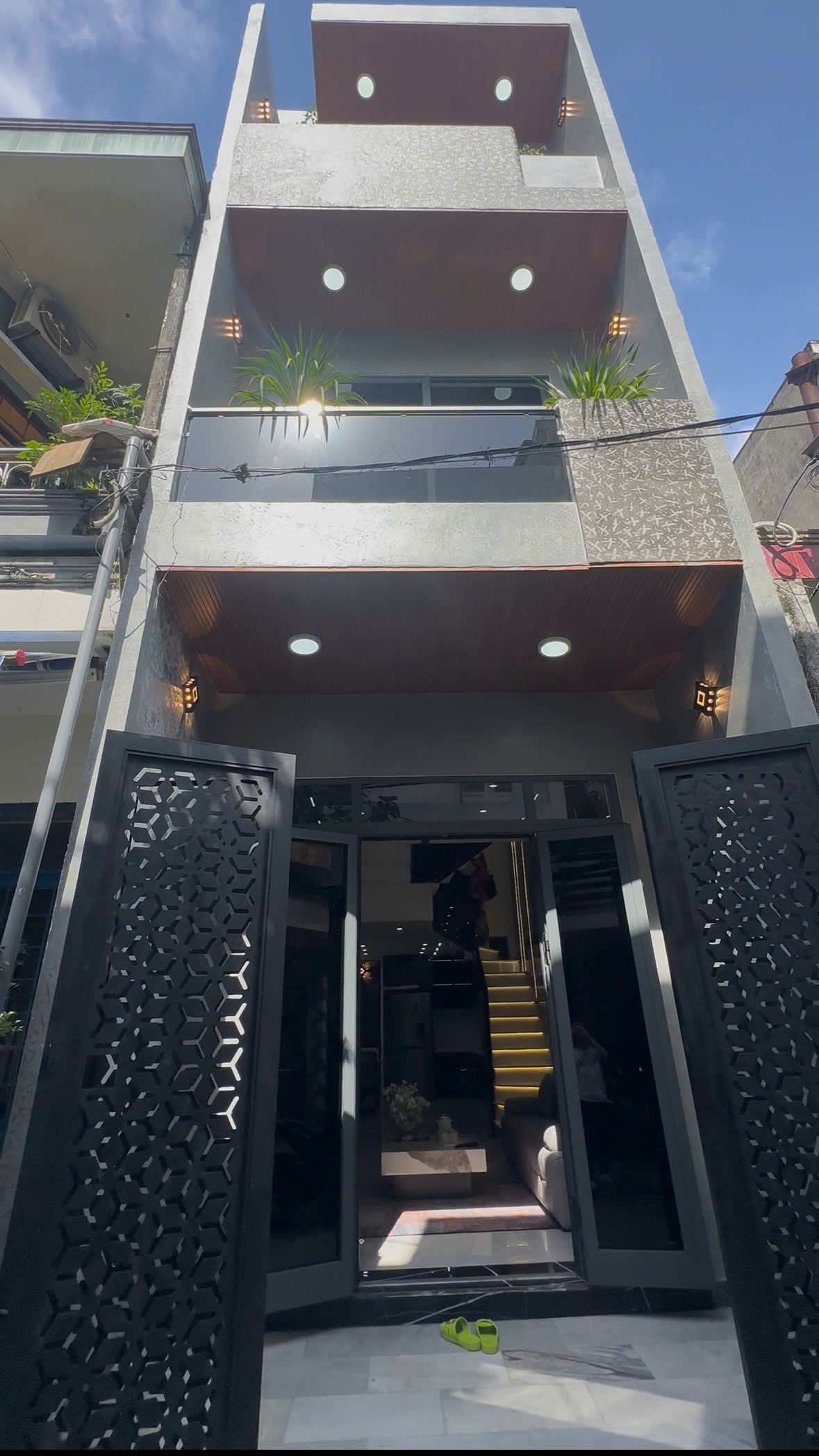 NHÀ 3 TẦNG 3 MÊ ĐẸP – HẺM  5M Ô TÔ TRÁNH – ĐIỆN BIÊN PHỦ.