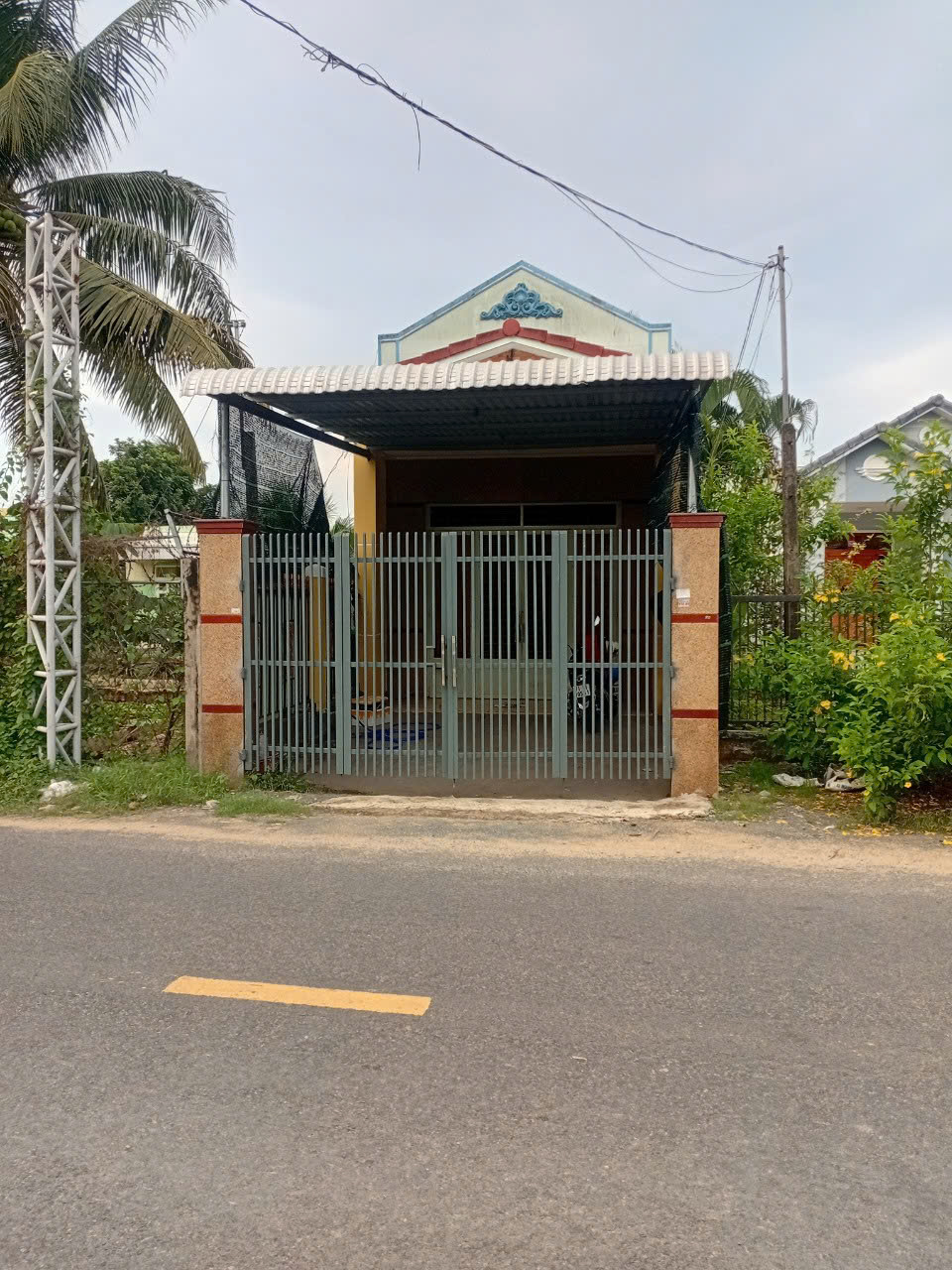 CHO THUÊ NHÀ NGUYÊN CĂN, MẶT TIỀN TẠI THÀNH PHỐ BẾN TRE