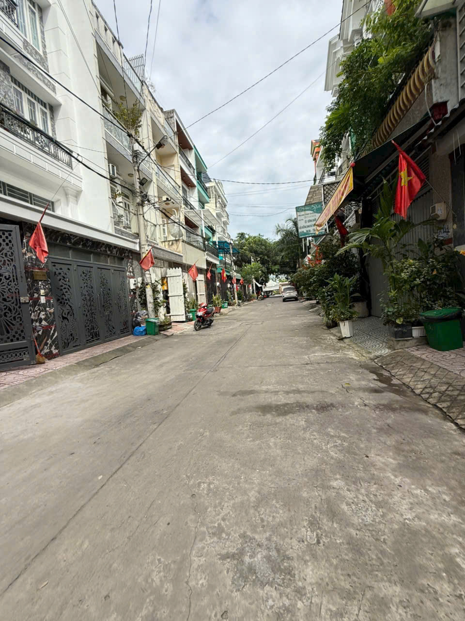 Căn Nhà 1/TTH 07 khu phân lô đông bộ đường trước nhà 8 m (2căn sát nhau luôn cả nhà nhé)