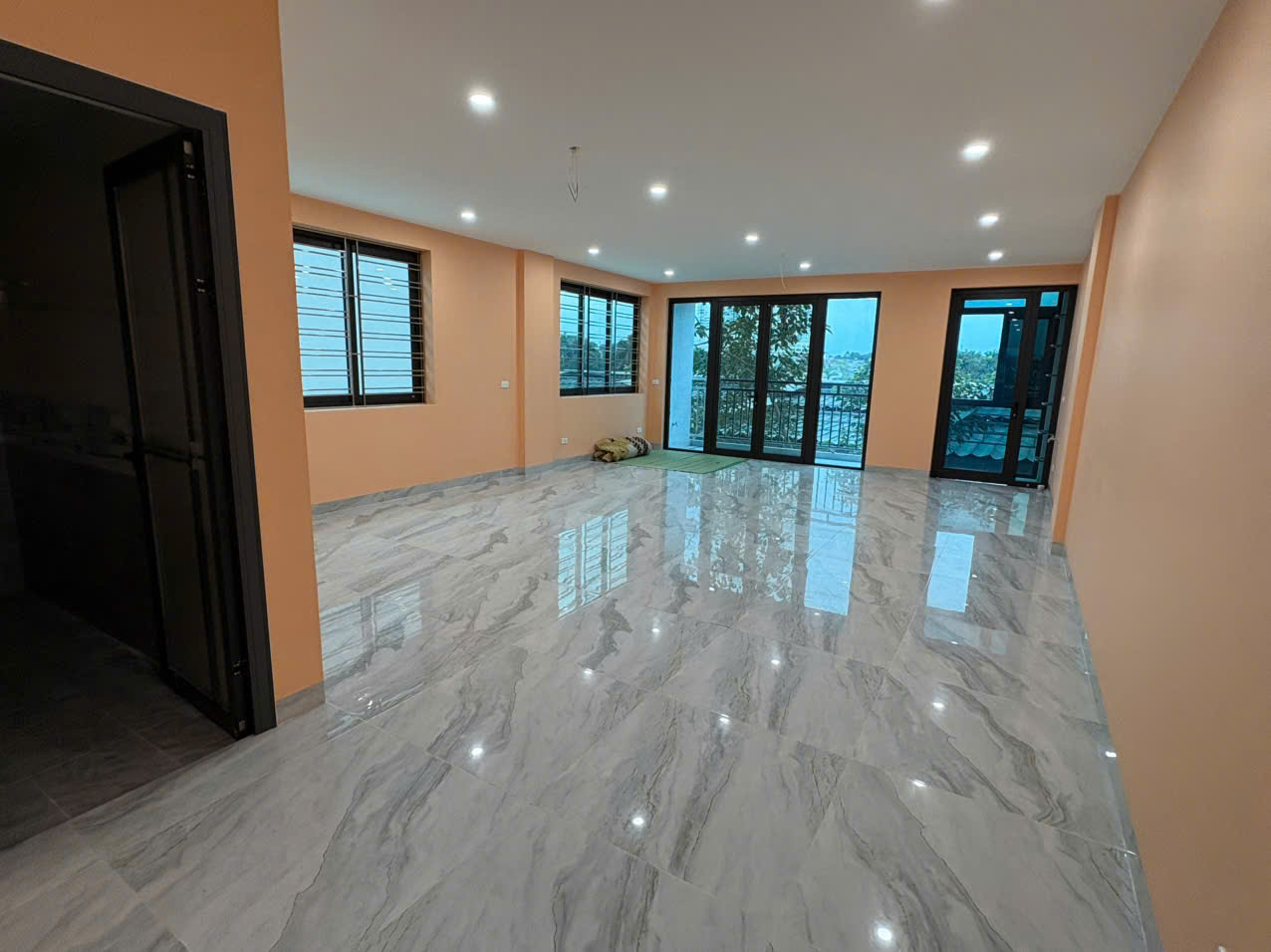 2 MẶT TIỀN Ô TÔ ĐỖ CỬA – NGÕ 264 NGỌC THỤY, LONG BIÊN