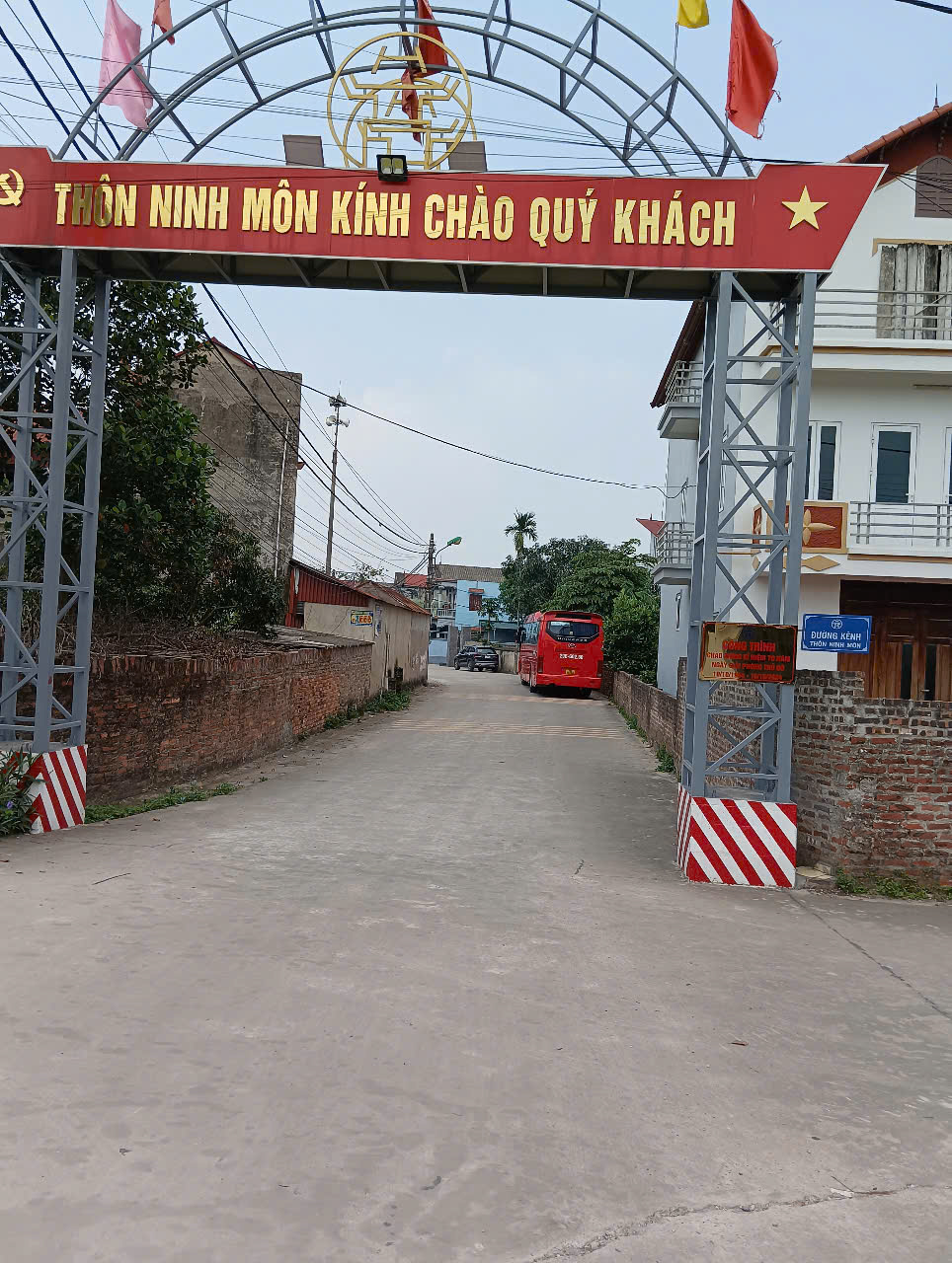 Bán Đất -Xã Hiền Ninh ( Sóc Sơn)- Trục Chính 84 M2- Full TC - 2,9 Tỷ