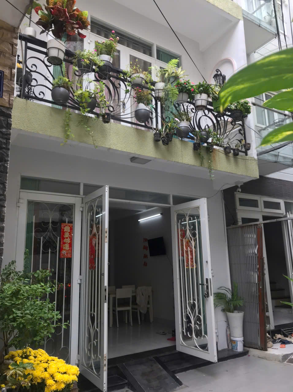 ►  CHÍNH CHỦ BÁN NHÀ ĐẸP – MUA NHÀ TẶNG THÊM SÂN RỘNG – HẺM XE HƠI HUỲNH VĂN BÁNH, PHÚ NHUẬN