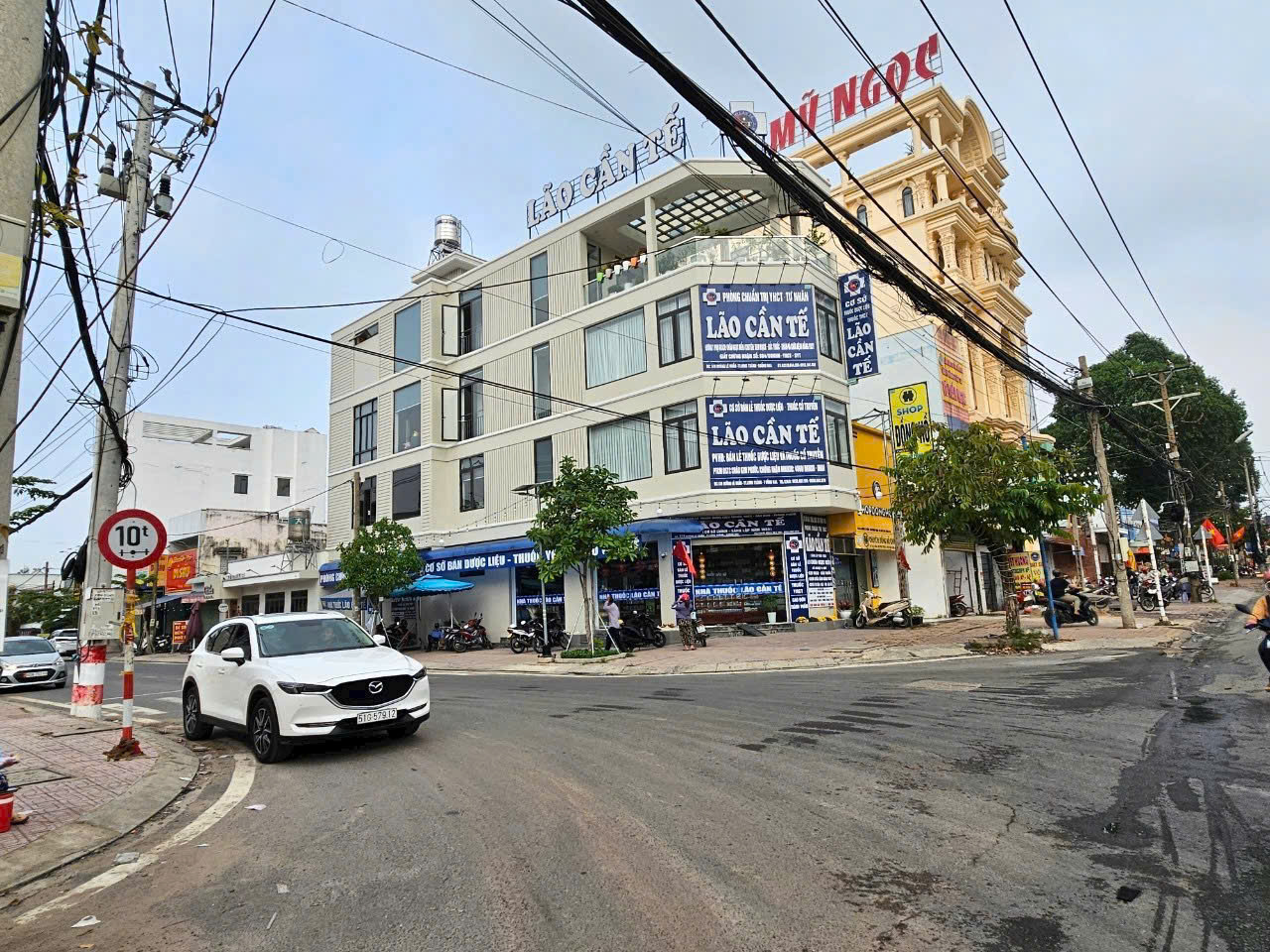 ► Chính chủ cần bán nhà vườn đẹp tại TT Long Thành – Mặt tiền Nguyễn Văn Cừ