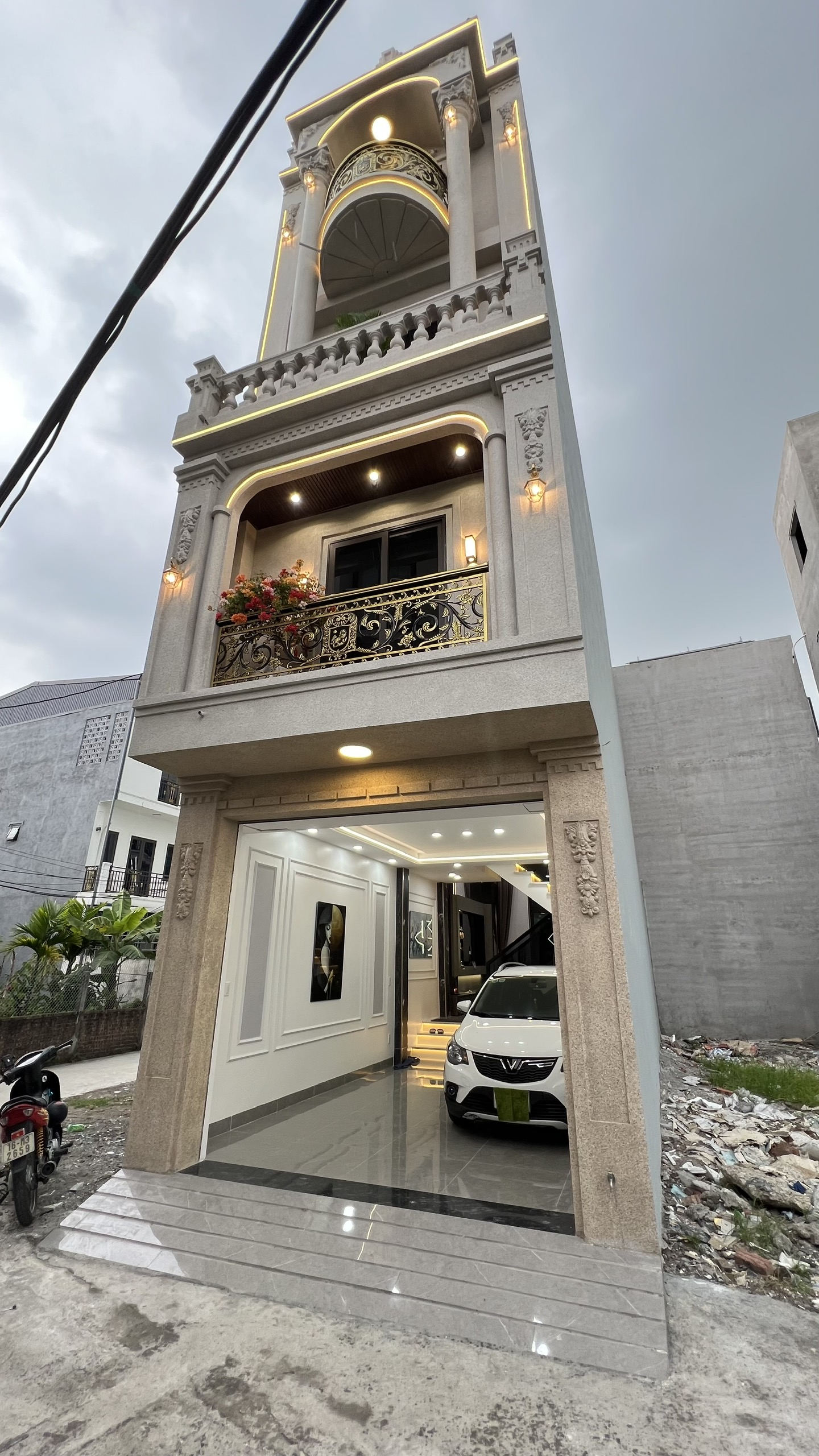 3 tỷ 850 triệu  NHÀ ĐẸP TÂN CỔ ĐIỂN 4 TẦNG – THÔNG TẦNG ĐẲNG CẤP – Ô TÔ 7 CHỖ VÀO NHÀ