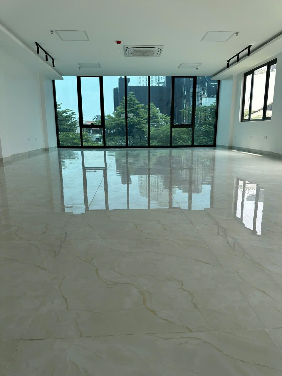 https://batdongsanviet.info.vn/uploads/images/upload/07-10-26/1791333933677_53014076523108775_9081825524660048402_2dd66458c1f5e9c45de384380b65bf42.jpg