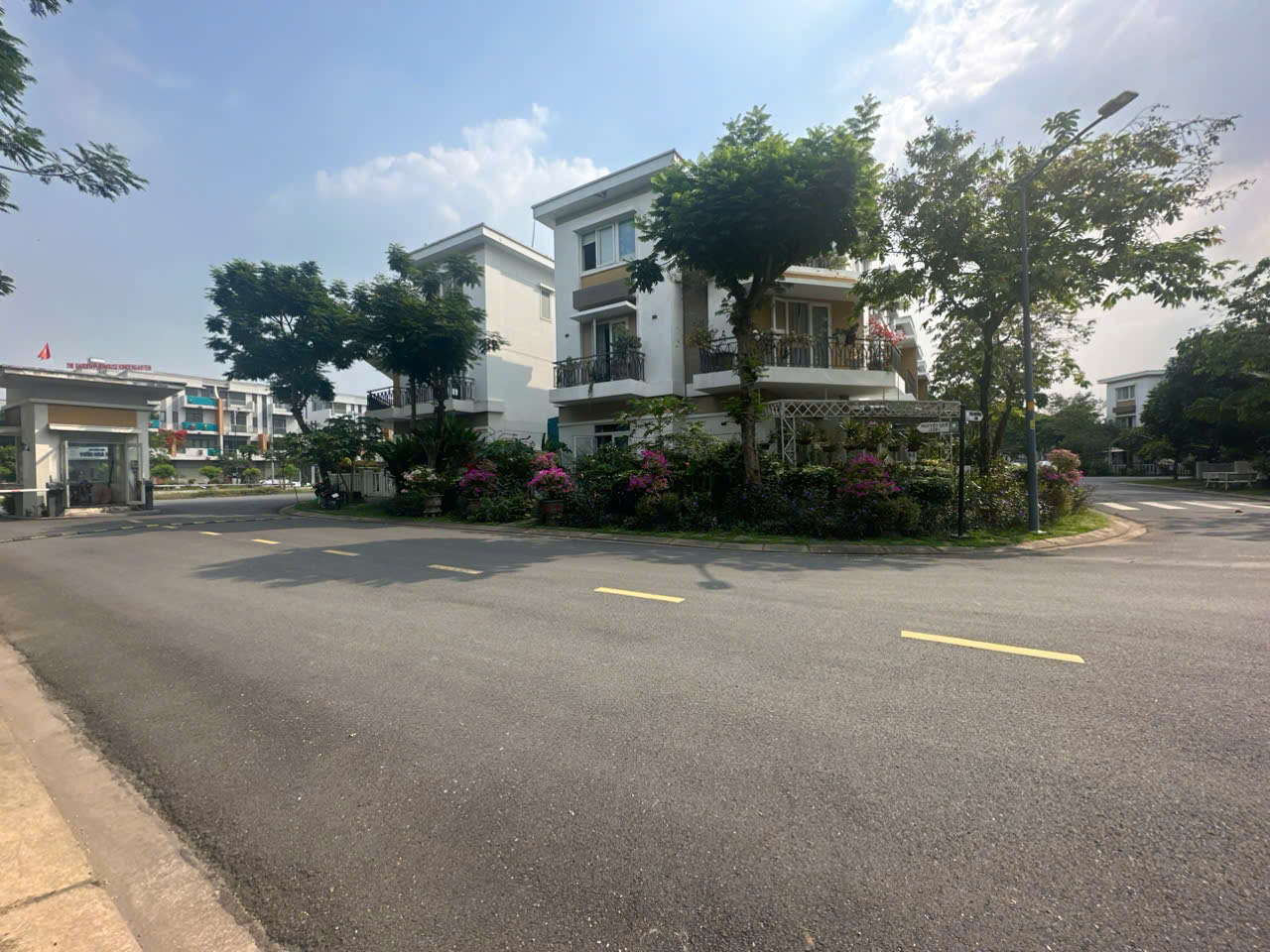 CHỈNH CHỦ BÁN NHÀ 2 MẶT TIỀN VIEW CÔNG VIÊN – HỒ BƠI LOVERA PARK KHANG ĐIỀN BÌNH CHÁNH(HÀNG HIẾM, VIEW ĐẸP KHÓ TÌM)