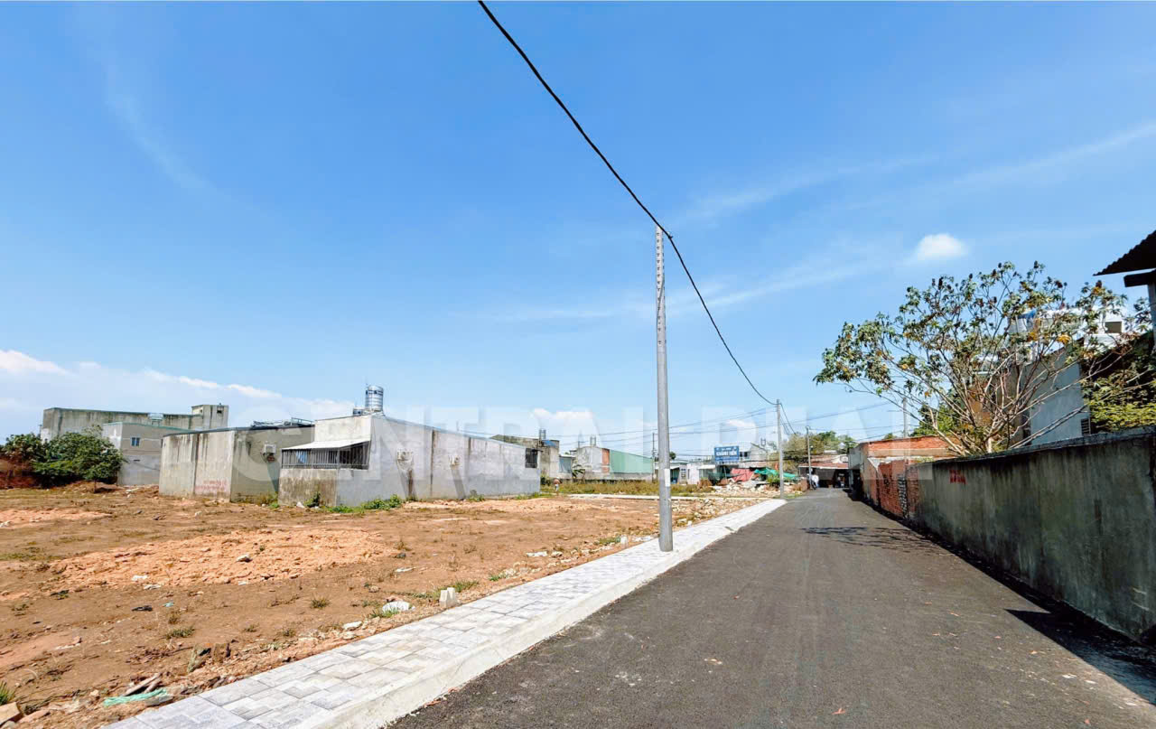 HÀNG MỚI RA SỔ – ĐẤT THỔ CƯ GẦN ĐƯỜNG ĐỒNG KHỞI, DI CHUYỂN CHỈ 2 PHÚT