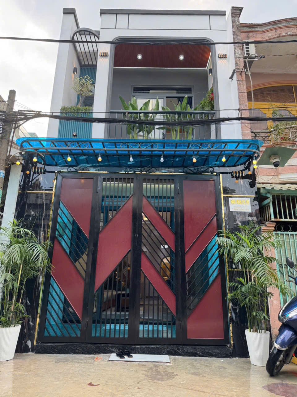 ►  CHÍNH CHỦ BÁN GẤP NHÀ ĐẸP – XE HƠI NGỦ TRONG NHÀ