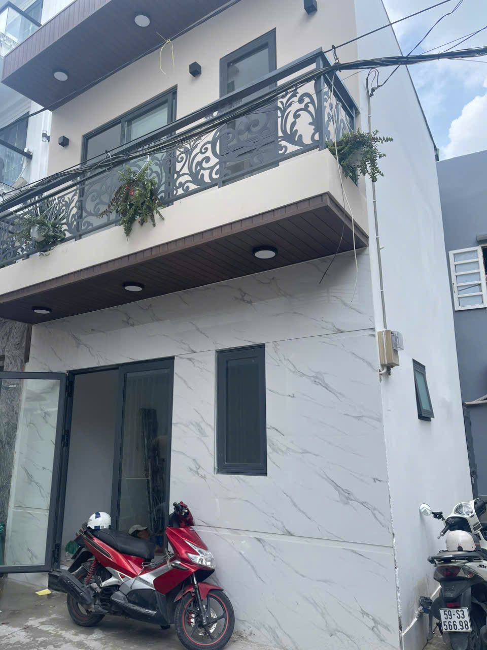 ►  BÁN NHÀ HẺM THÔNG HOÀNG HOA THÁM – NGUYỄN THƯỢNG HIỀN