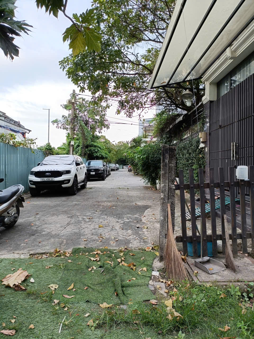 Cho thuê đất diện tích lớn – Phù hợp làm kho bãi, sân thể thao hoặc cà phê sân vườn