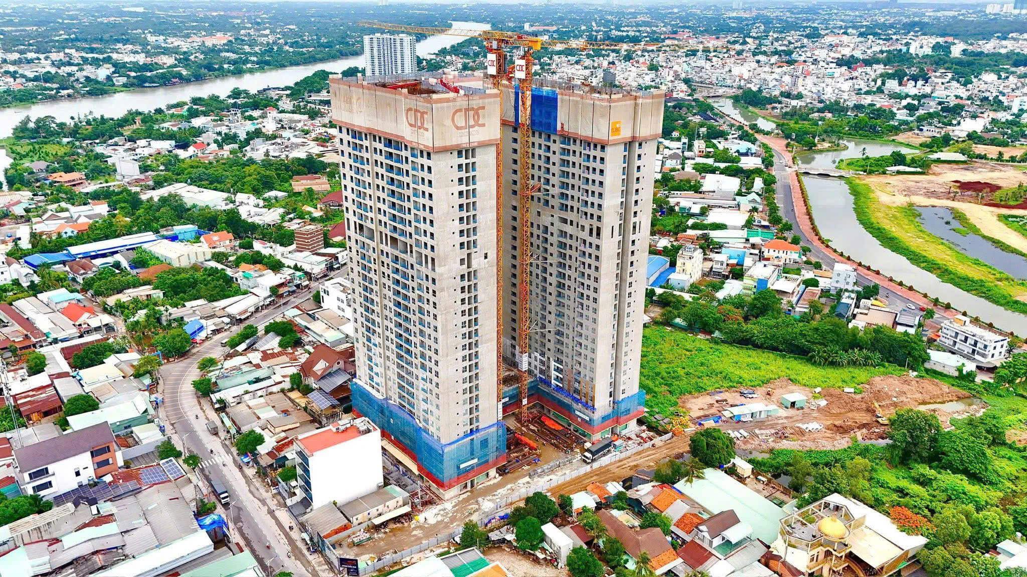 Chính chủ bán căn hộ chung cư a t sky garden, 2pn, 2wc - view hồ bơi.