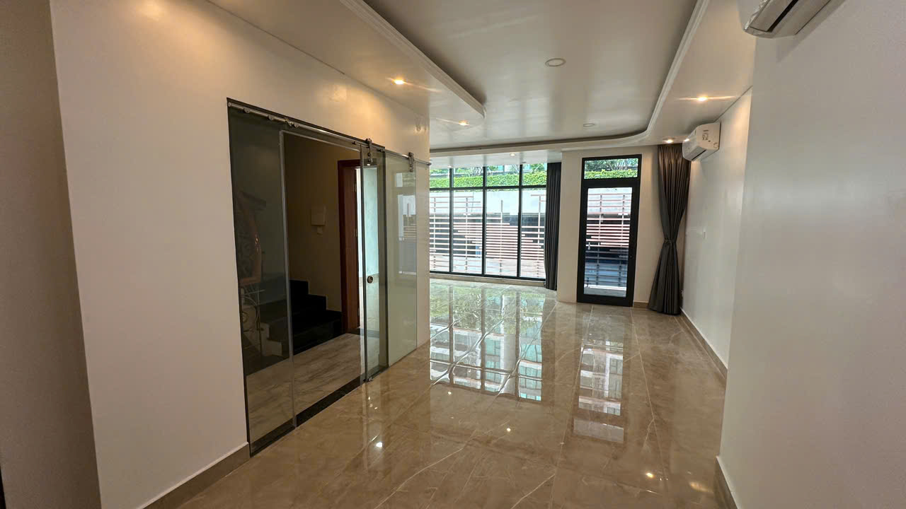 https://batdongsanviet.info.vn/uploads/images/upload/12-08-26/1786522537598_3353622904645032568_3353622904645032568_2c3b68e92c15a039b11a32683dfae180.jpg