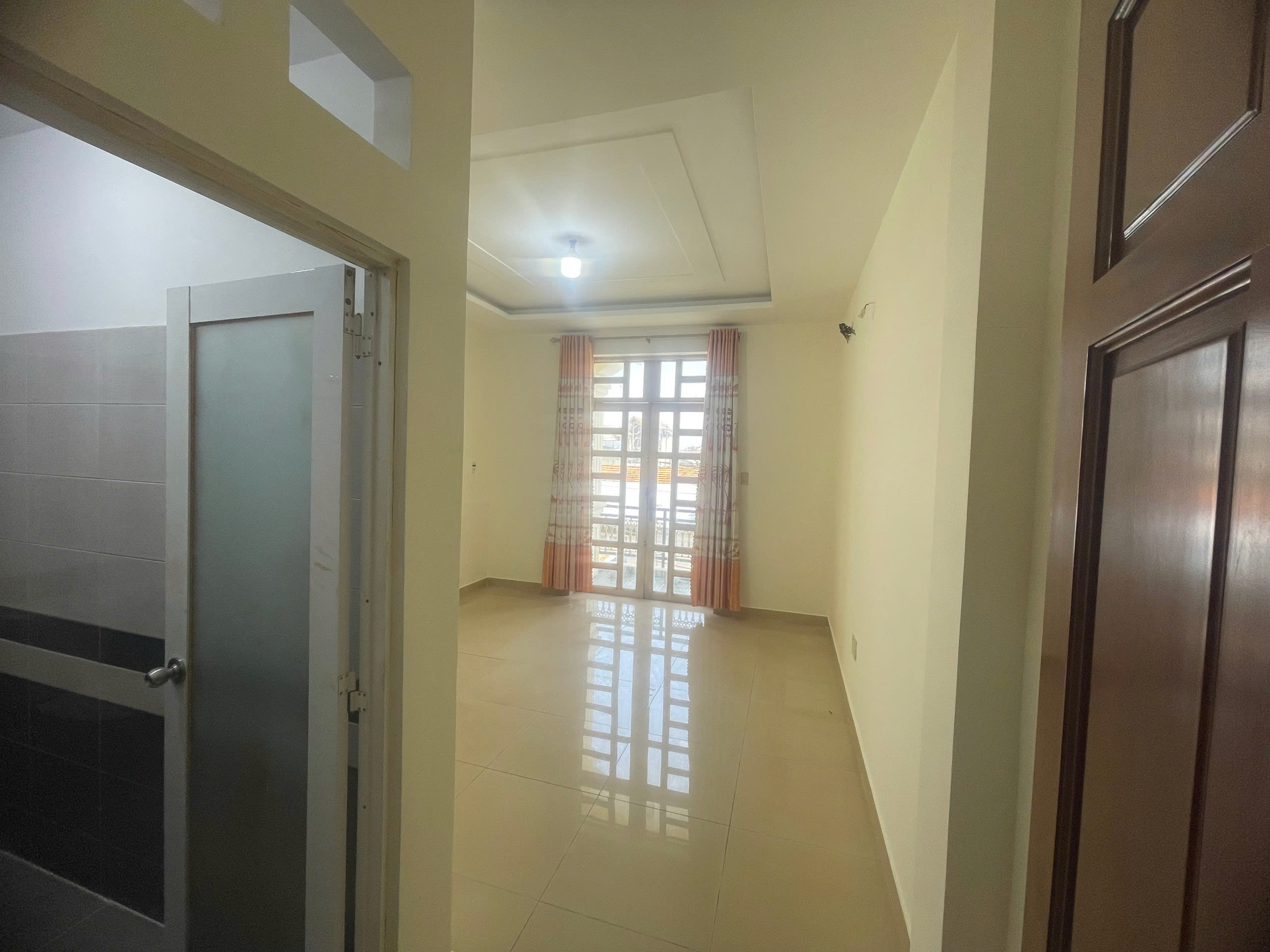 Cho thuê phòng có ban công gần ĐH Luật TP.HCM – Hiệp Bình, Thủ Đức