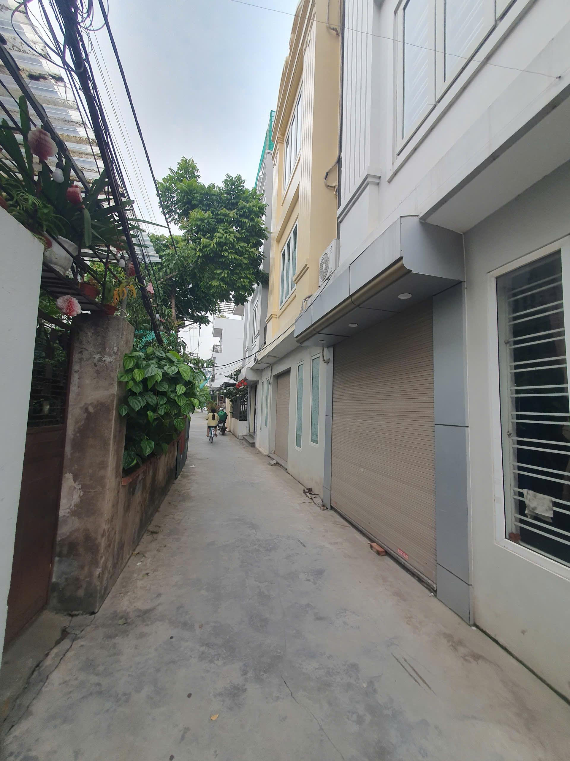 Chính chủ cần bán bạt đất có 102 phù hợp chia xây nhà kinh doanh, biệt thự