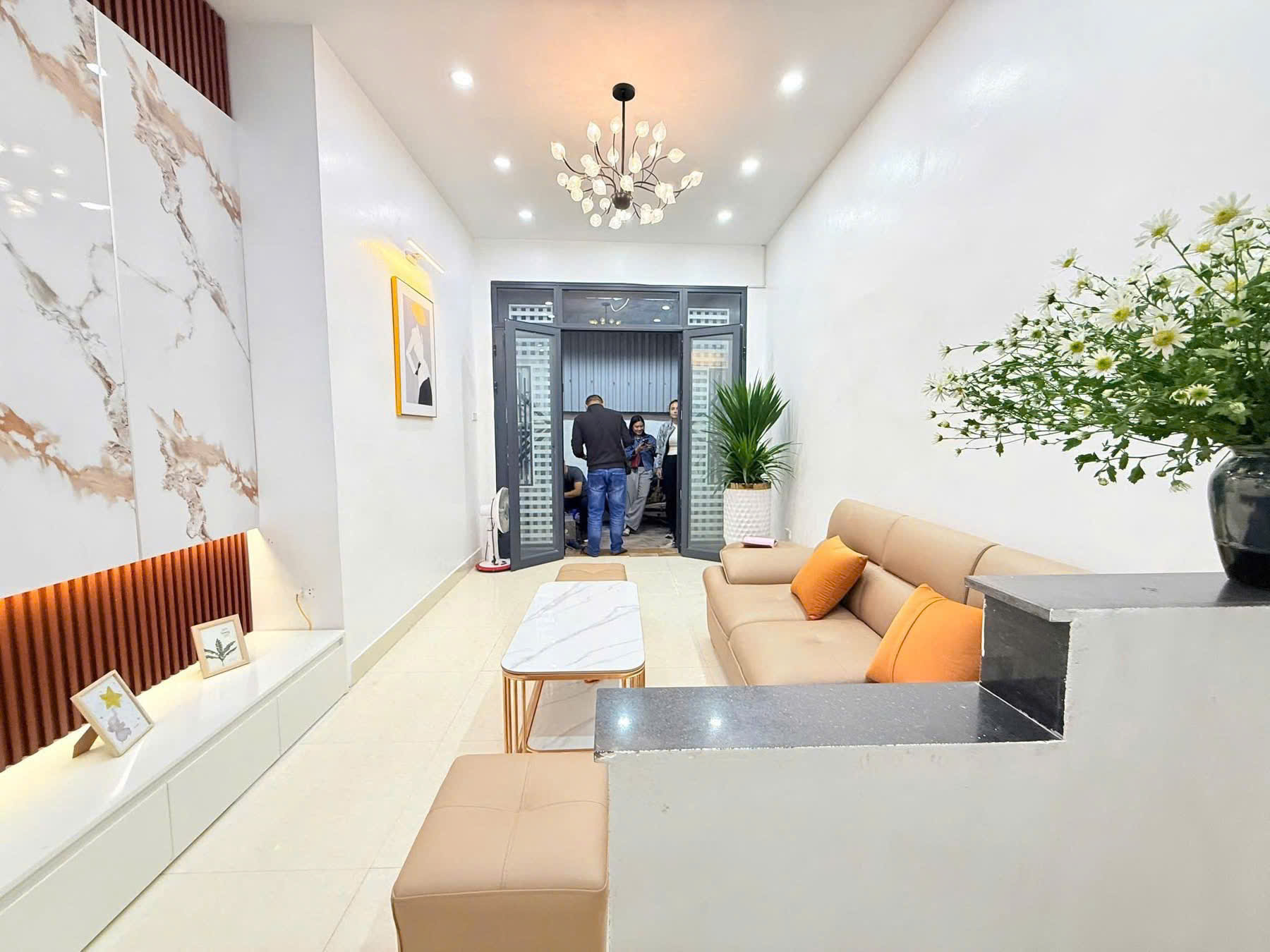 ►  NHÀ ĐẸP CỔ NHUẾ – VỊ TRÍ HIẾM – FULL NỘI THẤT – CÁCH Ô TÔ CHỈ 15M!