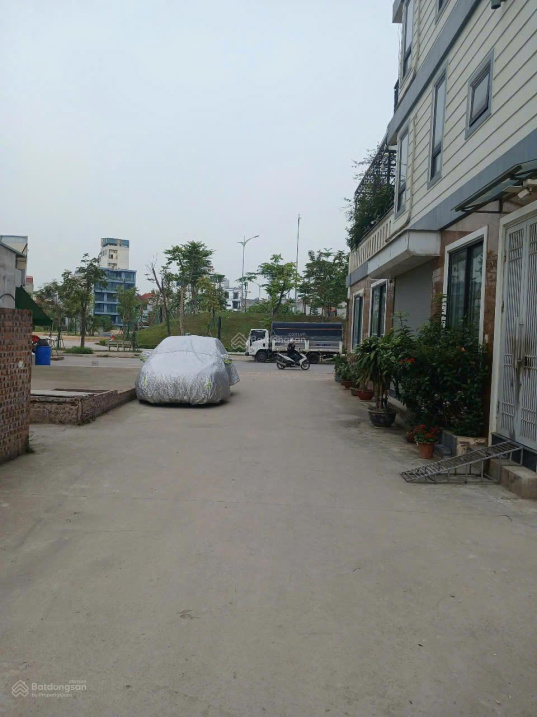 Cực Hiếm! - Bán Lô Đất Đẹp khu tái định cư Ngọc Thụy, LB, mặt đường 15m, 2 mặt thoáng, vị trí đẹp!