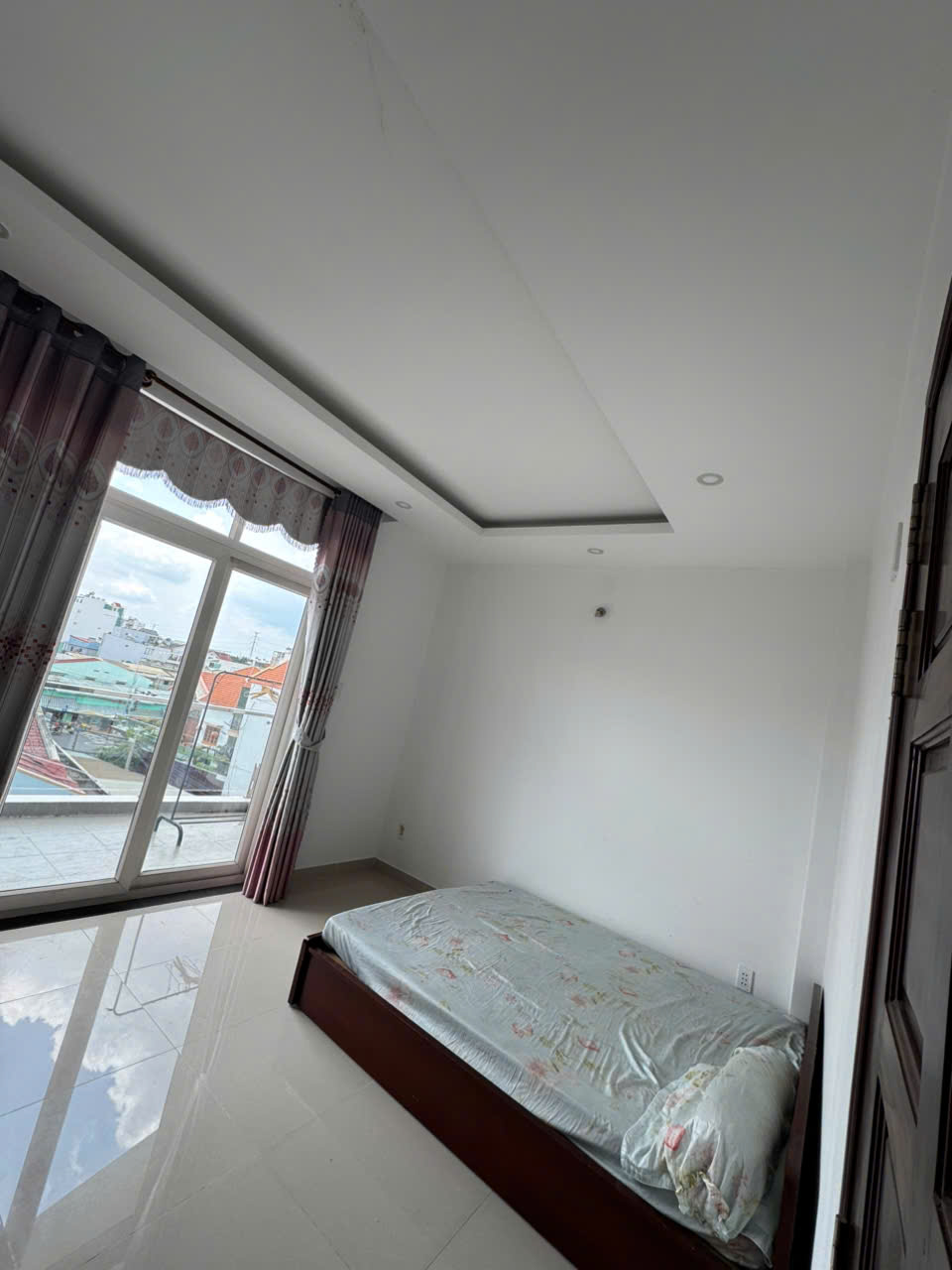 CẦN TÌM NGƯỜI THUÊ PHÒNG GẤP – VÀO Ở ĐẦU THÁNG 6
