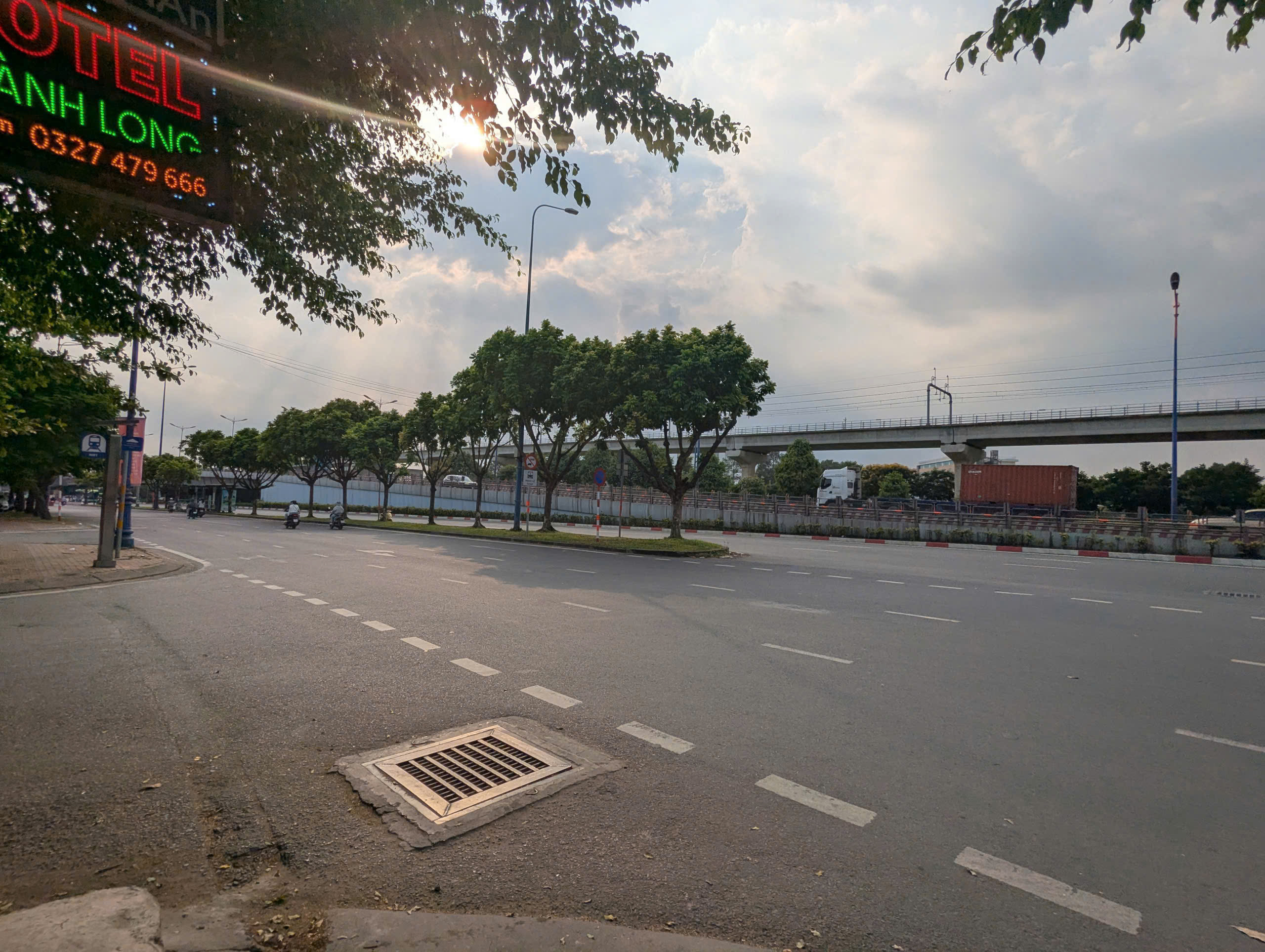 https://batdongsanviet.info.vn/uploads/images/upload/13-10-26/2aOboR598XQ3P6SHEp5I9g2dYSrmhEjfXI1Q6i48.jpg