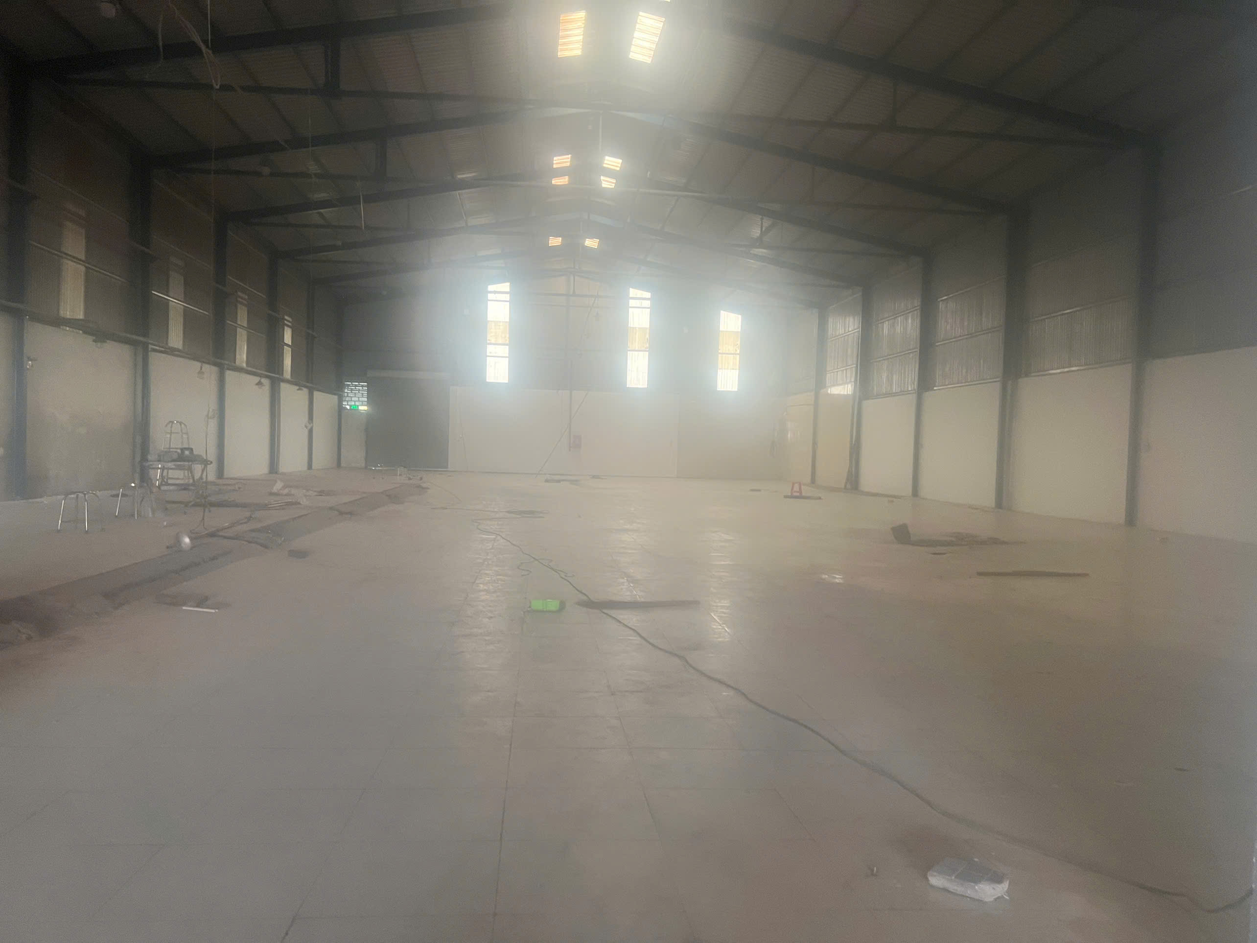 Cho thuê mặt bằng làm showroom, kho hoặc nhà xưởng tại mặt tiền Nguyễn Văn Linh, TP. Cần Thơ