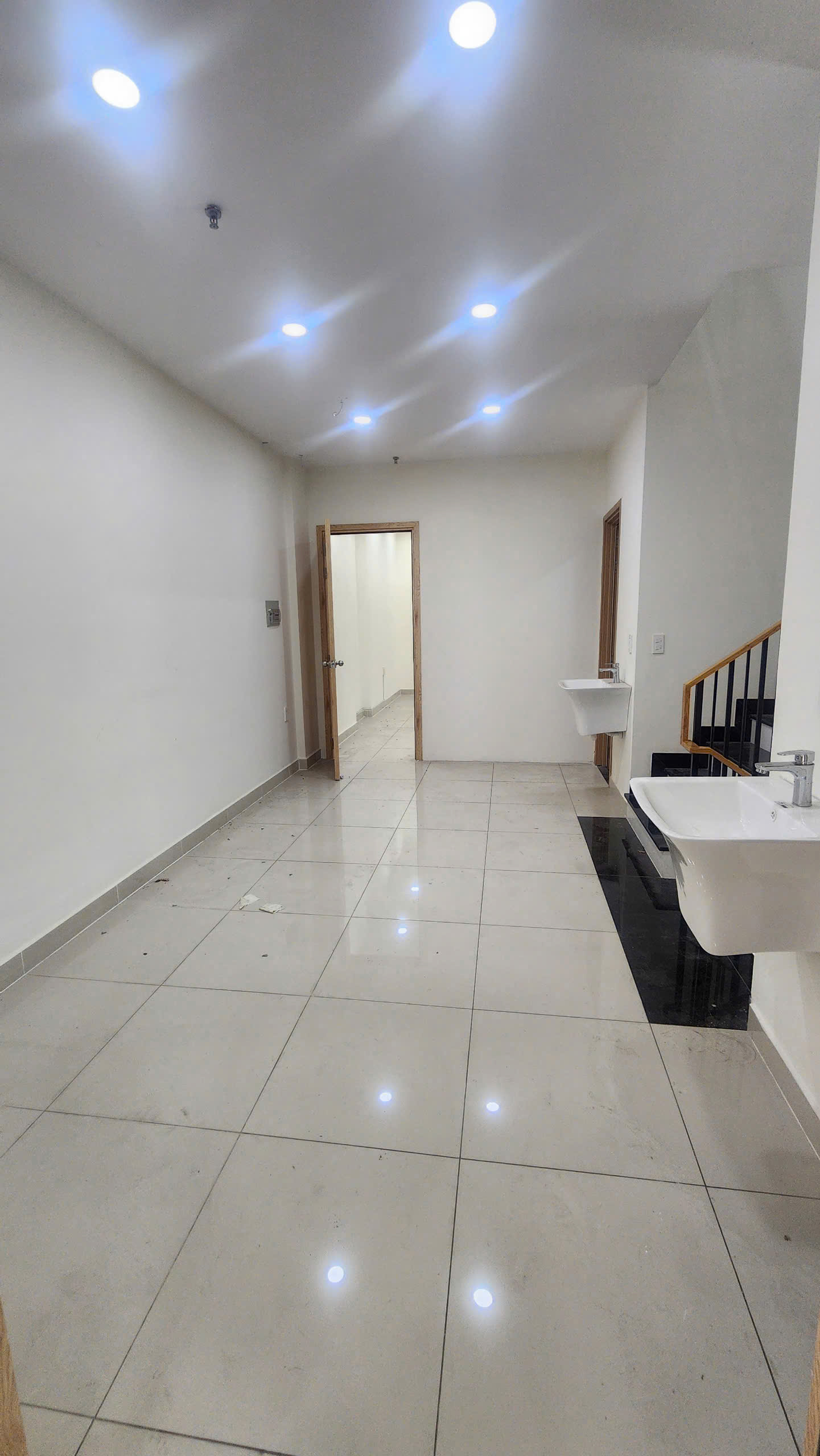 Cho thuê căn hộ rộng 346m² tại Diamond Riverside, Quận 8 – Giá chỉ 35 triệu/tháng