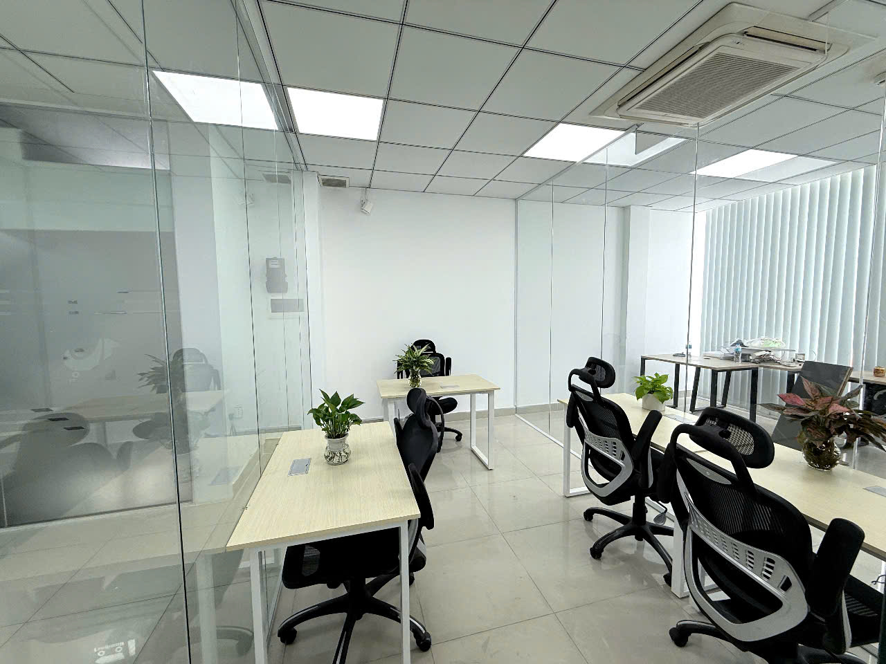 ►  CHO THUÊ VĂN PHÒNG TRỌN GÓI CHO 05 NGƯỜI – NGAY TRUNG TÂM QUẬN 1