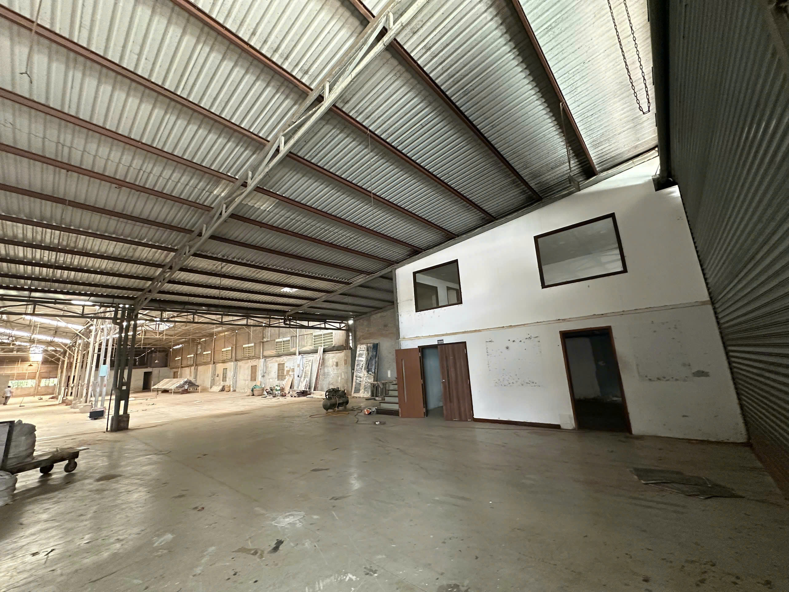 CHO THUÊ NHÀ XƯỞNG 1.500M² MẶT TIỀN ĐƯỜNG NGUYỄN VĂN BỨA – CHÍNH CHỦ, GIÁ TỐT