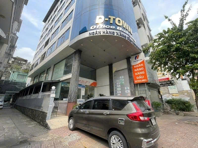 Cho Thuê VP D-TOWN (8 Tầng, 3 Mặt Tiền) - View Công Viên Gia Định, Giá Gốc Chủ Nhà