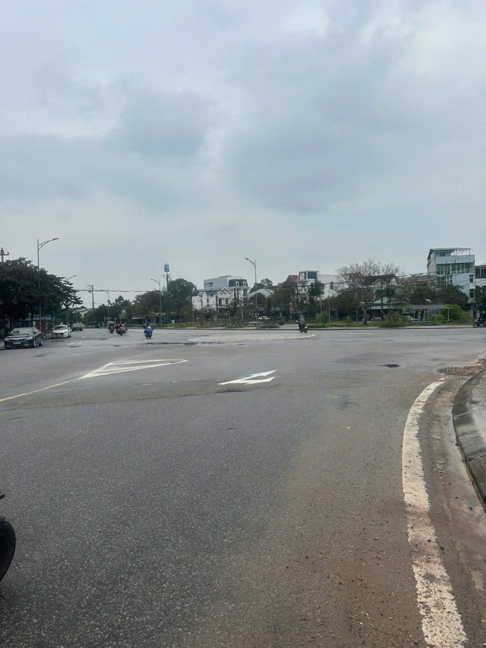 MỞ BÁN 6 LÔ  ĐẤT MẶT TIỀN QUẢNG TẾ