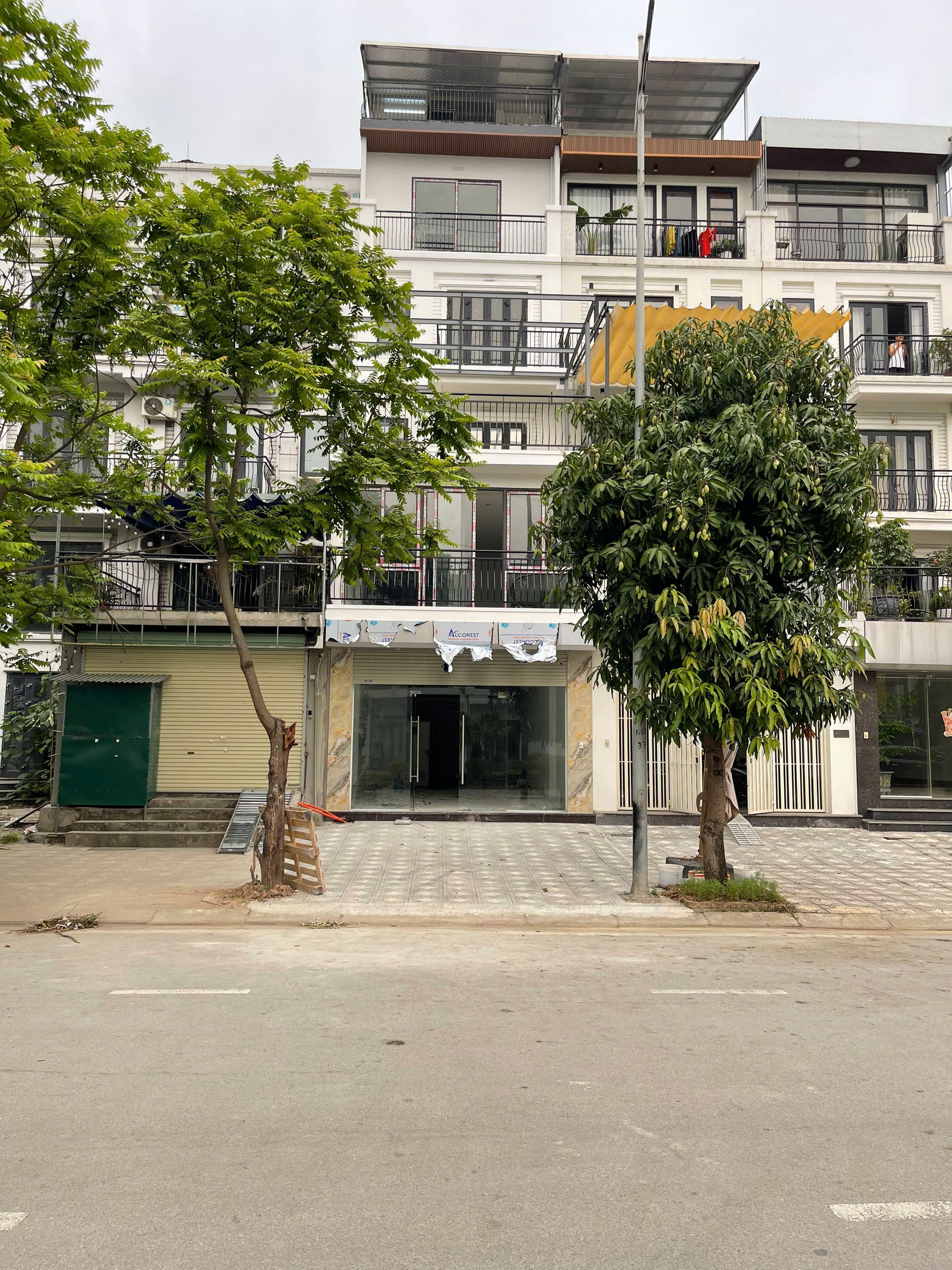 Cho thuê dài hạn shophouse 5 tầng mặt đường 40m tại Hateco Green City, giá 32 triệu/tháng