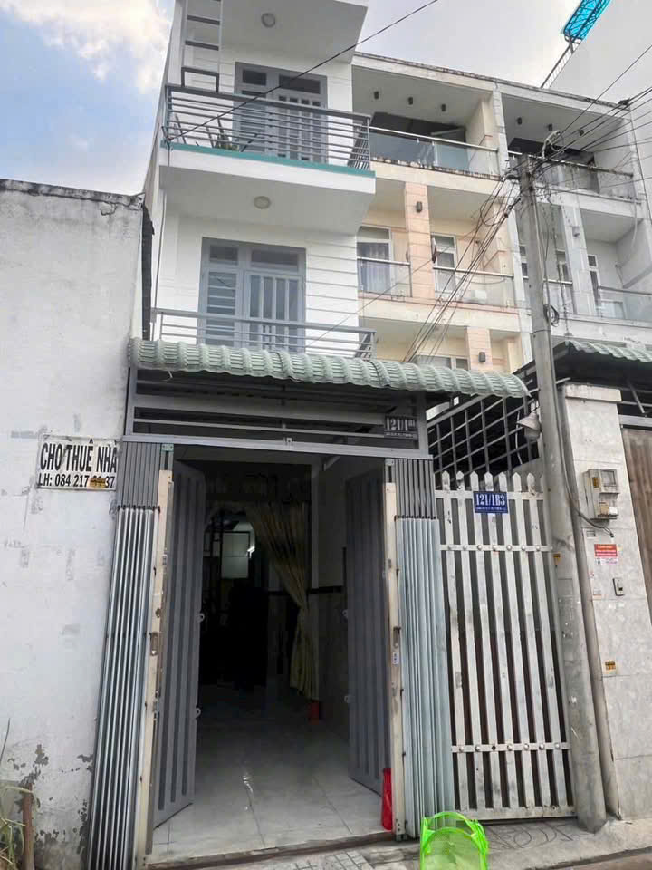 ►  Nhà đã trống Nhờ 500 ACE có khach bán dùm  Hoa hồng 30 triệu