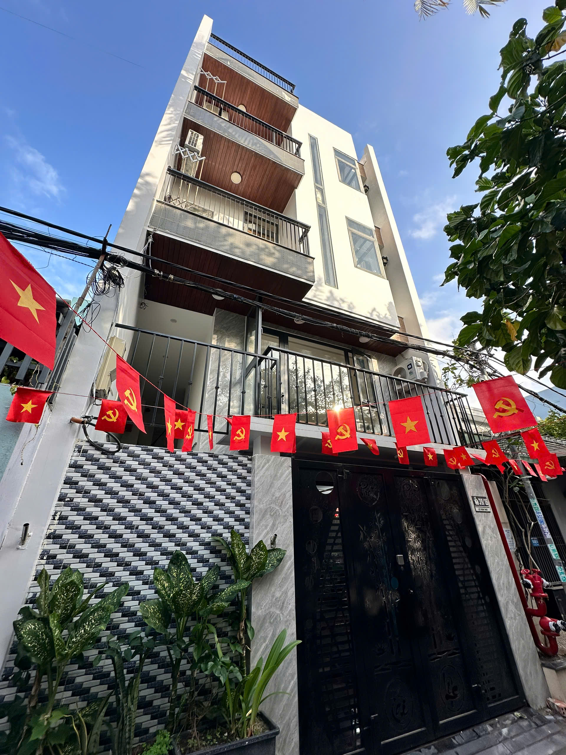 ► CHÍNH CHỦ BÁN TOÀ NHÀ DÒNG TIỀN – TRUNG TÂM SƠN TRÀ, GẦN BIỂN MỸ KHÊ