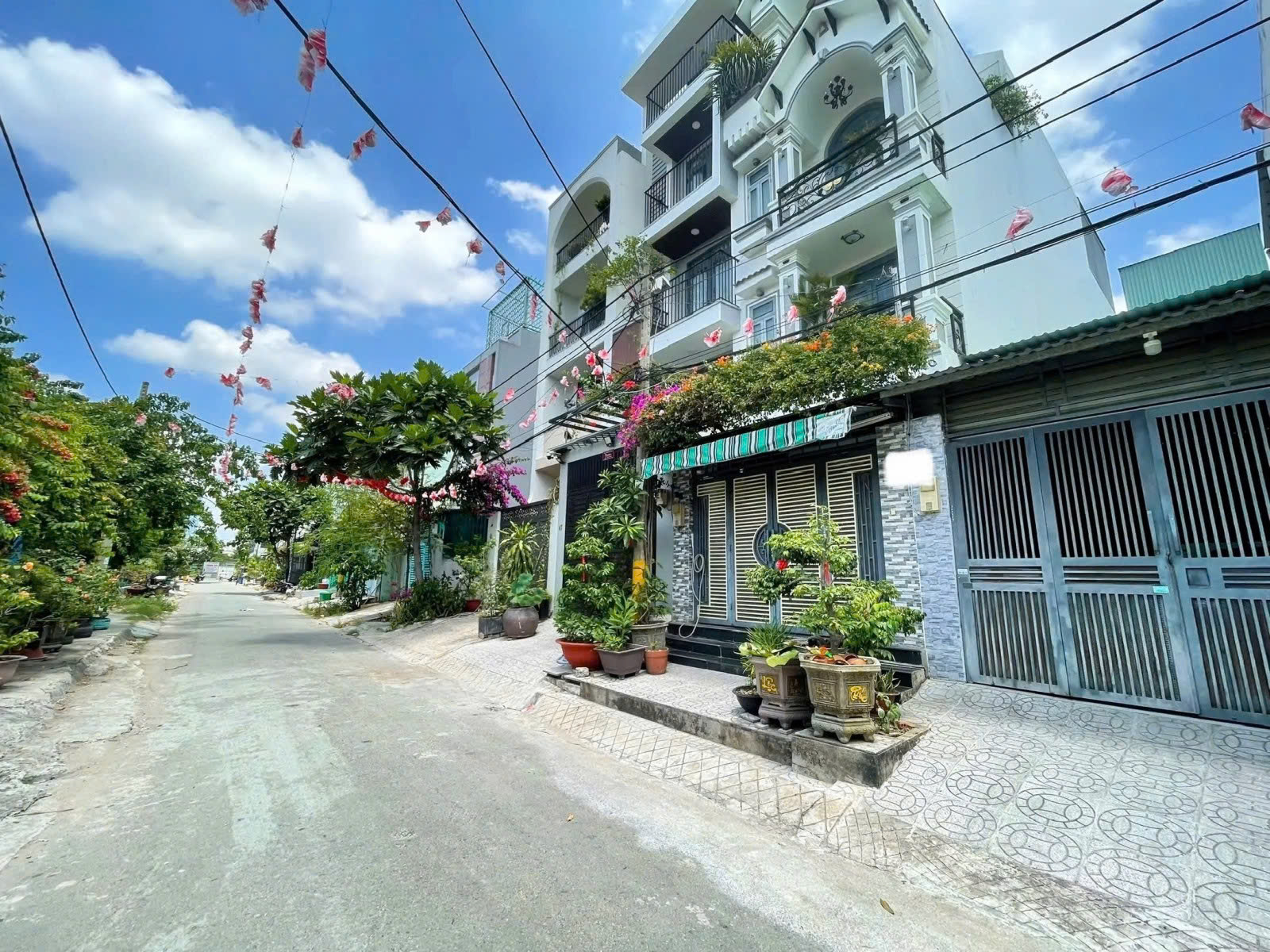 BÁN NHÀ MẶT TIỀN ĐẸP  – QUỸ ĐẤT ĐẸP DỄ XÂY MỚI – GIÁ HẤP DẪN