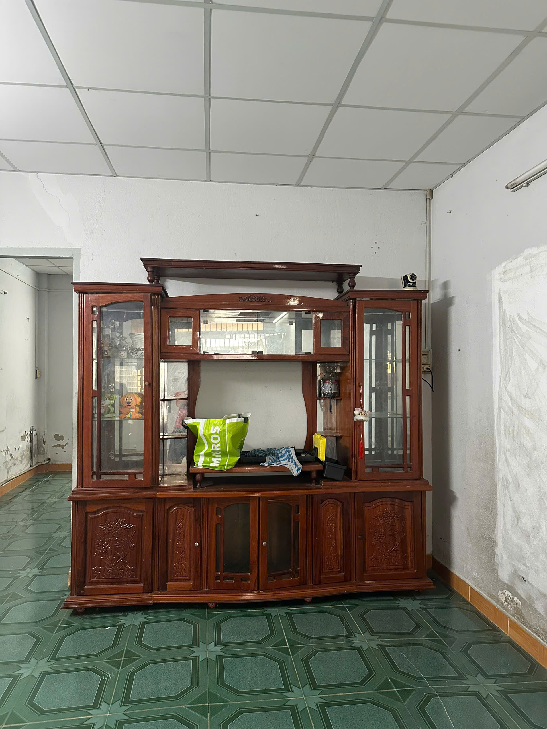 https://batdongsanviet.info.vn/uploads/images/upload/17-08-26/1786932595197_7063360279329286045_7063360279329286045_84ab644f8ddff0f27a88b10a183ece7b.jpg