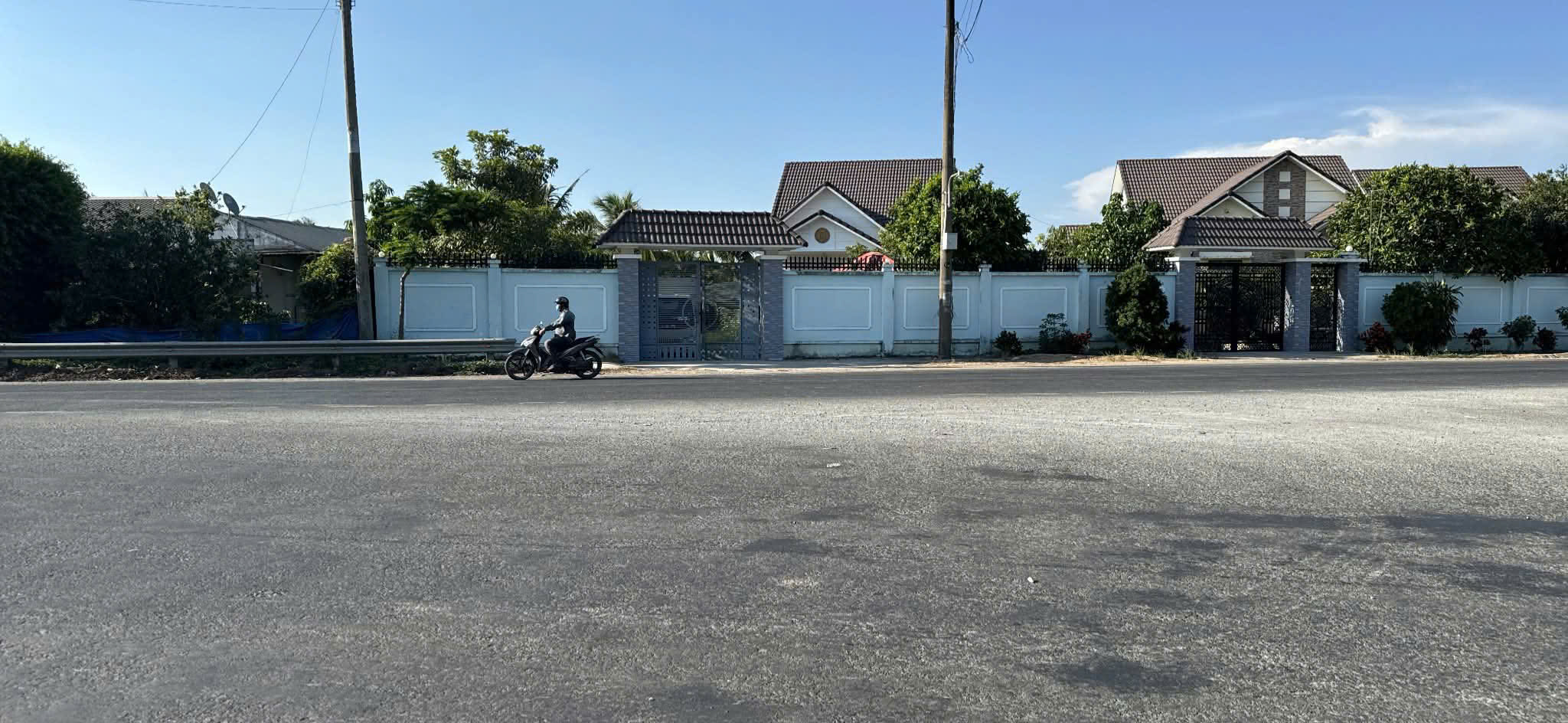 https://batdongsanviet.info.vn/uploads/images/upload/17-08-26/2aOboQsAqBemwC6r83QQqBkSRlDvmCpJyhTsJFaa.jpg