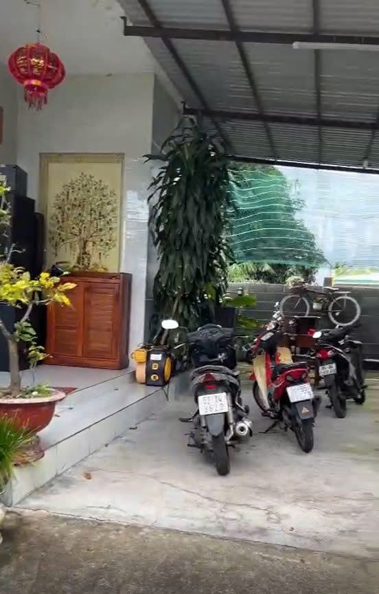 ► CHÍNH CHỦ CẦN BÁN GẤP – ĐẤT CÓ NHÀ CẤP 4