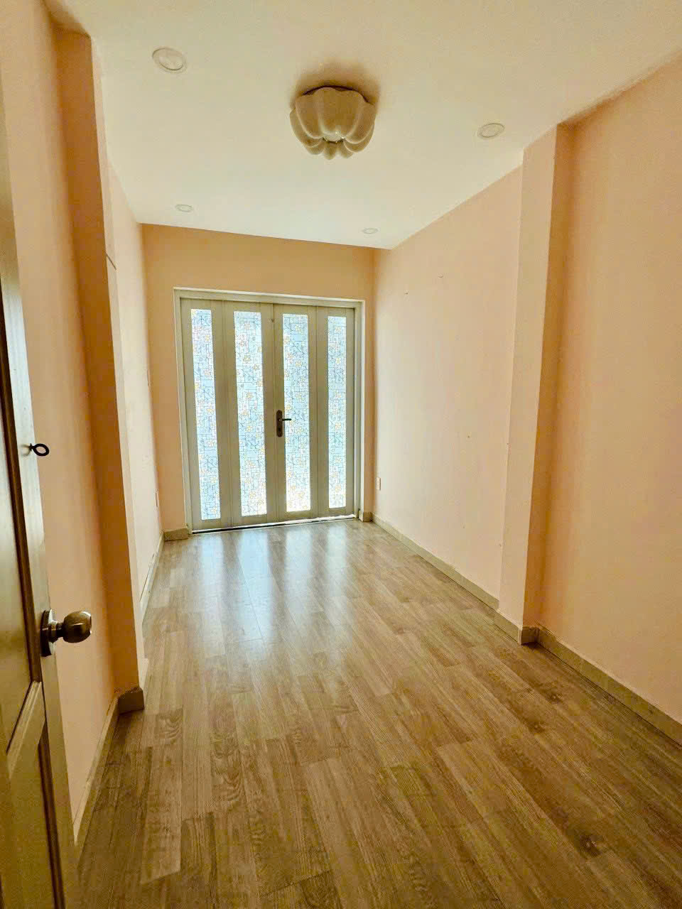 CHÍNH CHỦ CHO THUÊ NHÀ NGUYÊN CĂN – 1 XẸT TRUNG TÂM Q.1