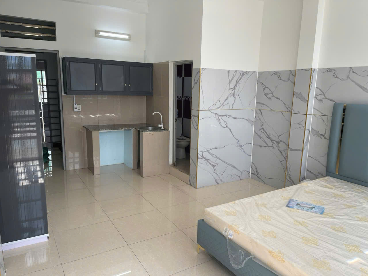 PHÒNG TRỌ FULL NỘI THẤT TRUNG TÂM PHÚ NHUẬN – BAN CÔNG THOÁNG MÁT