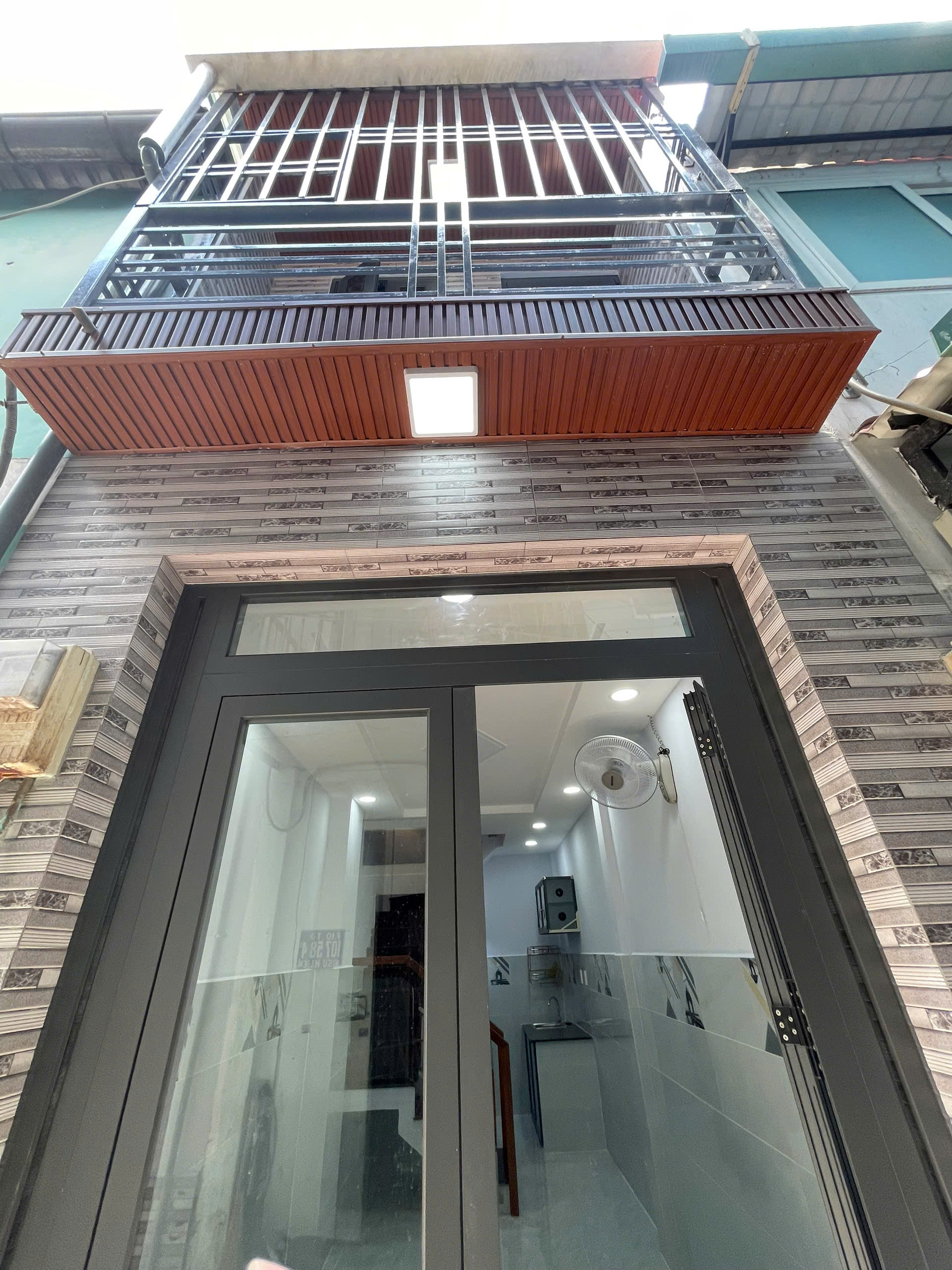 Bán Nhà 1 Trệt 1 Lầu 1 Lửng Đường Lạc Long Quân, Phường 10, Tân Bình, HCM