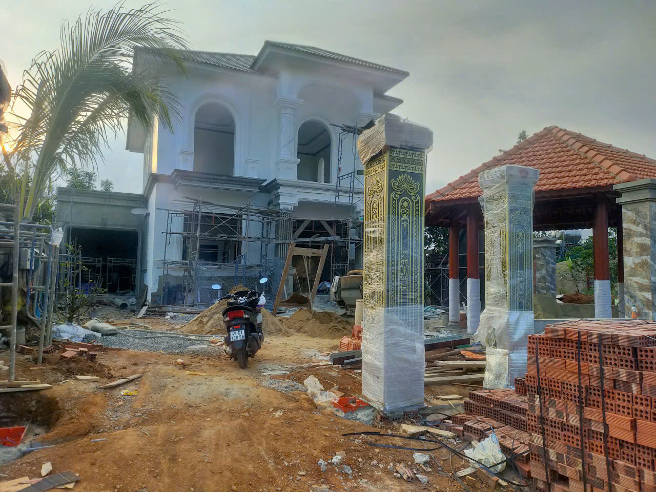 ►  DỊCH VỤ XÂY DỰNG – SỬA CHỮA NHÀ – CHỐNG THẤM TẠI ĐÀ LẠT