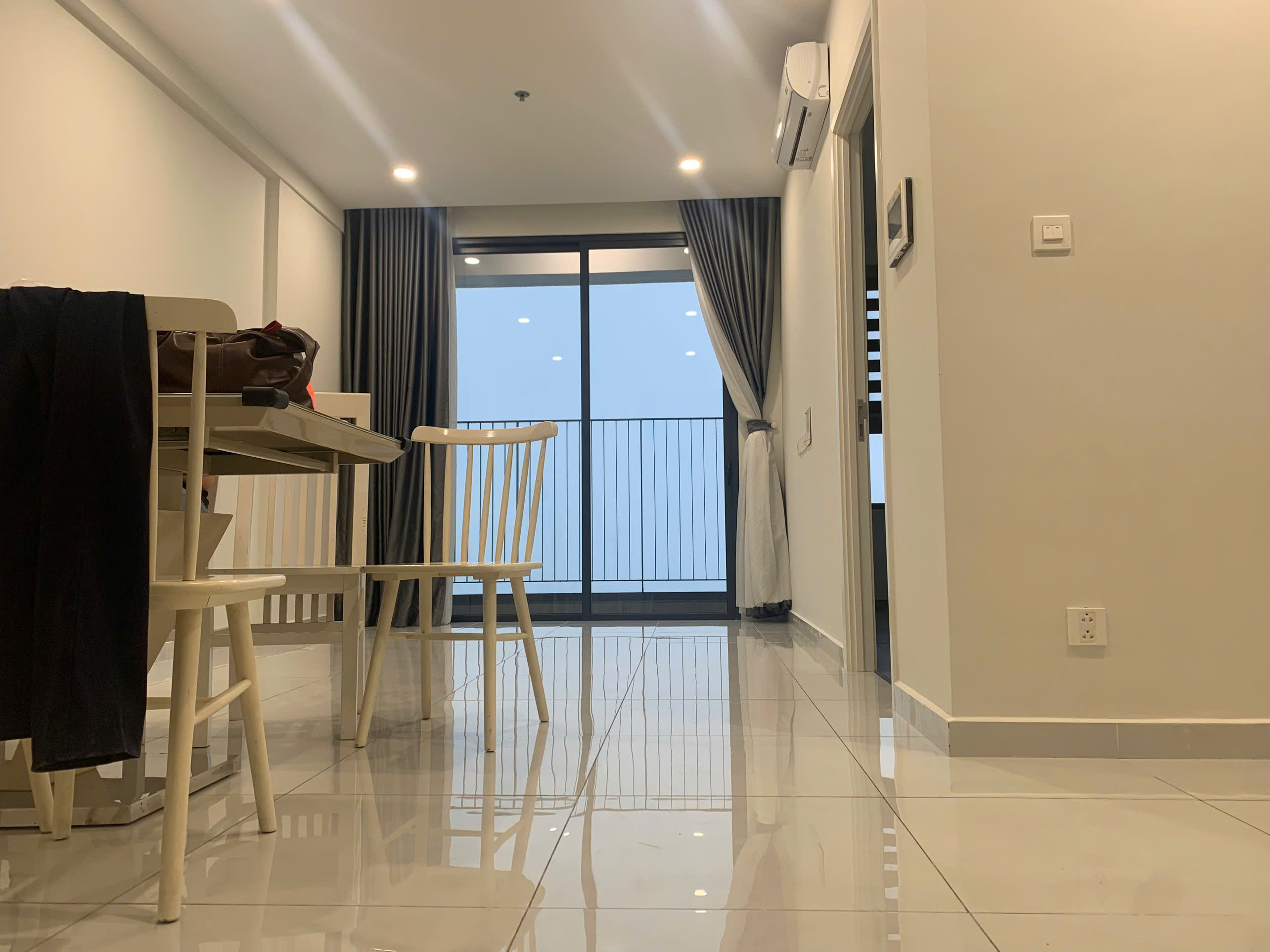 CHO THUÊ CĂN HỘ EMERALD GOLF VIEW – VIEW LANDMARK 81, TẦNG CAO, NHÀ MỚI, ĐỦ NỘI THẤT  VỊ TRÍ ĐẮC ĐỊA – NGAY ĐẠI LỘ BÌNH DƯƠNG, PHƯỜNG LÁI THIÊU, THÀNH PHỐ THUẬN AN