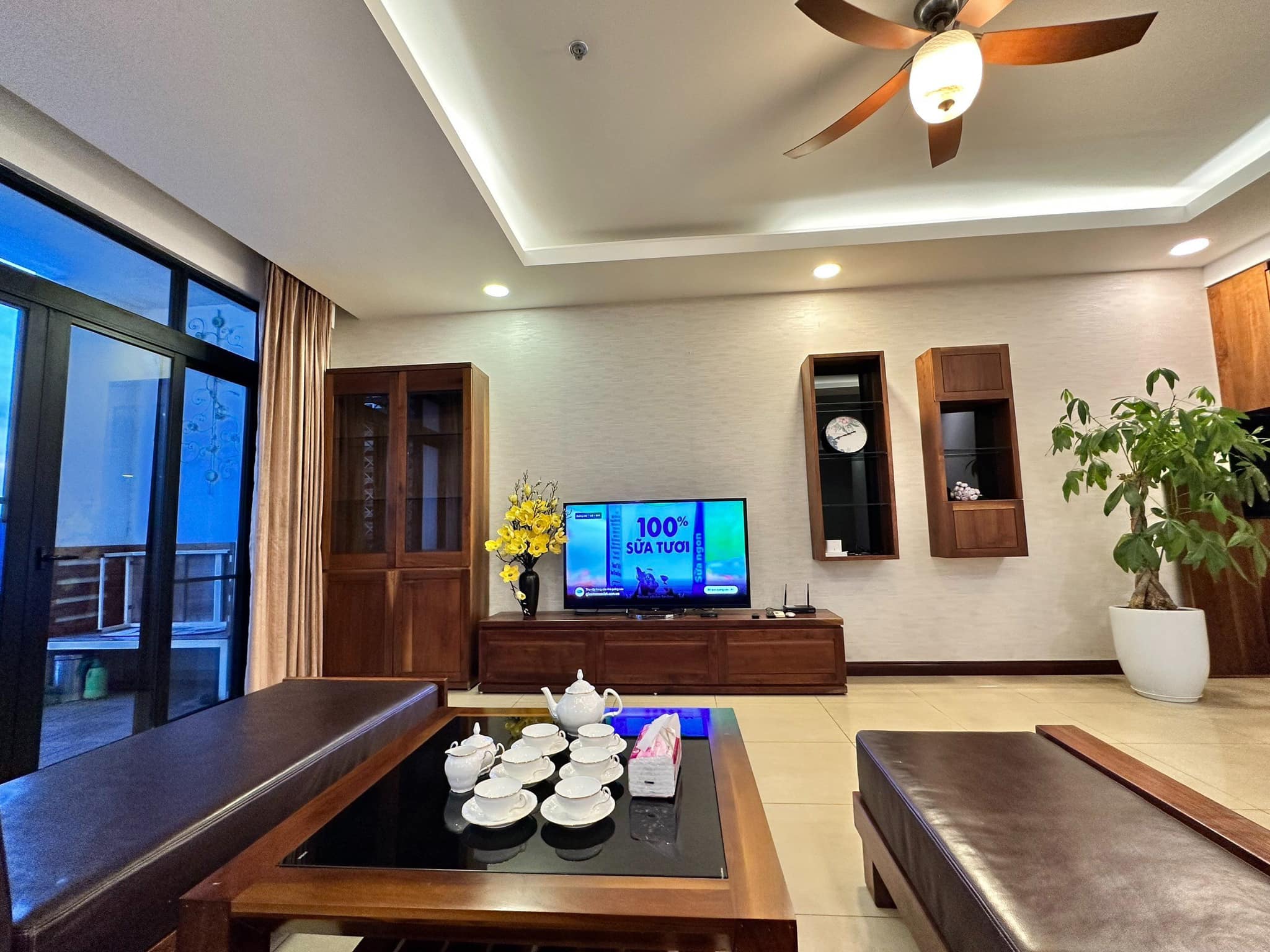 Gia đình tôi muốn đổi lên căn 3PN nên cần bán lại gấp căn 2PN tòa A tầng trung view nội khu đẹp nhất dự án.